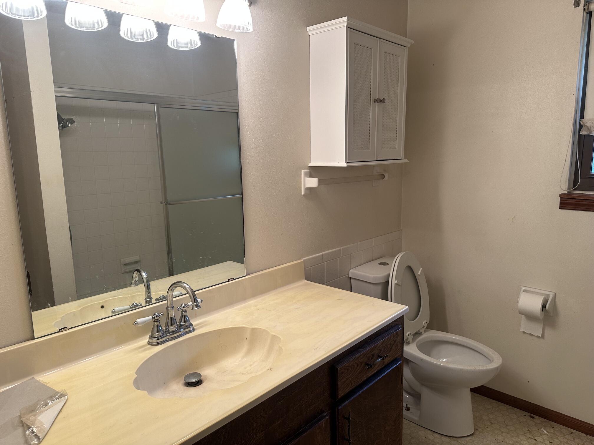 201 South Saint Louis Avenue Property Photo 12