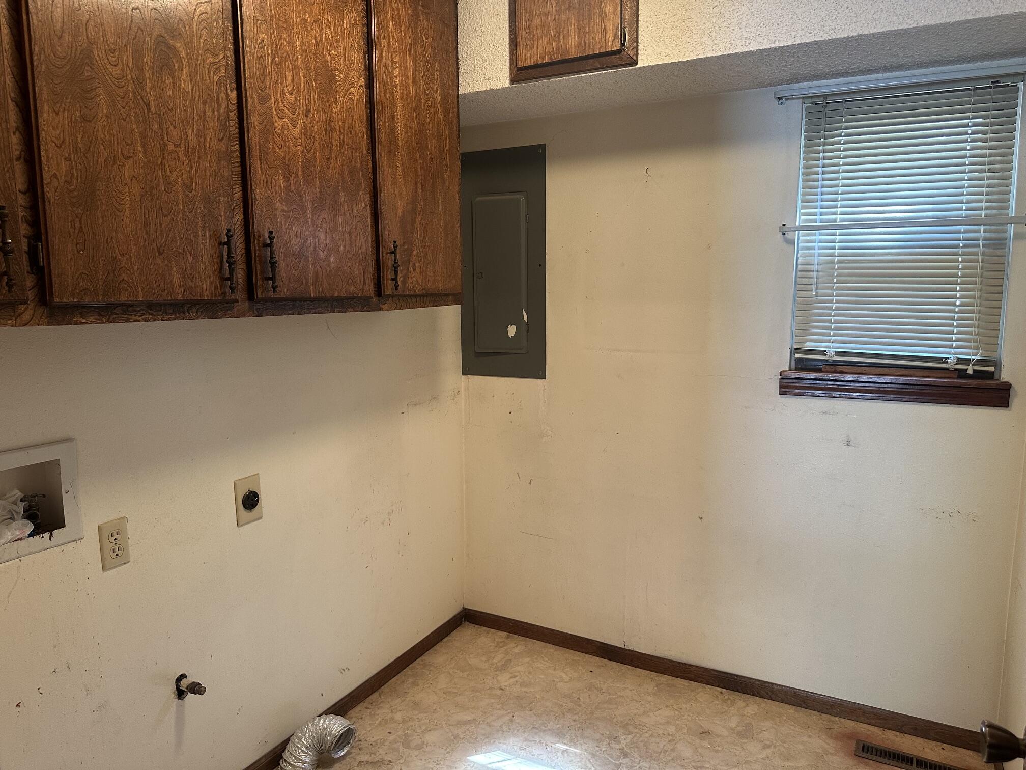 201 South Saint Louis Avenue Property Photo 14