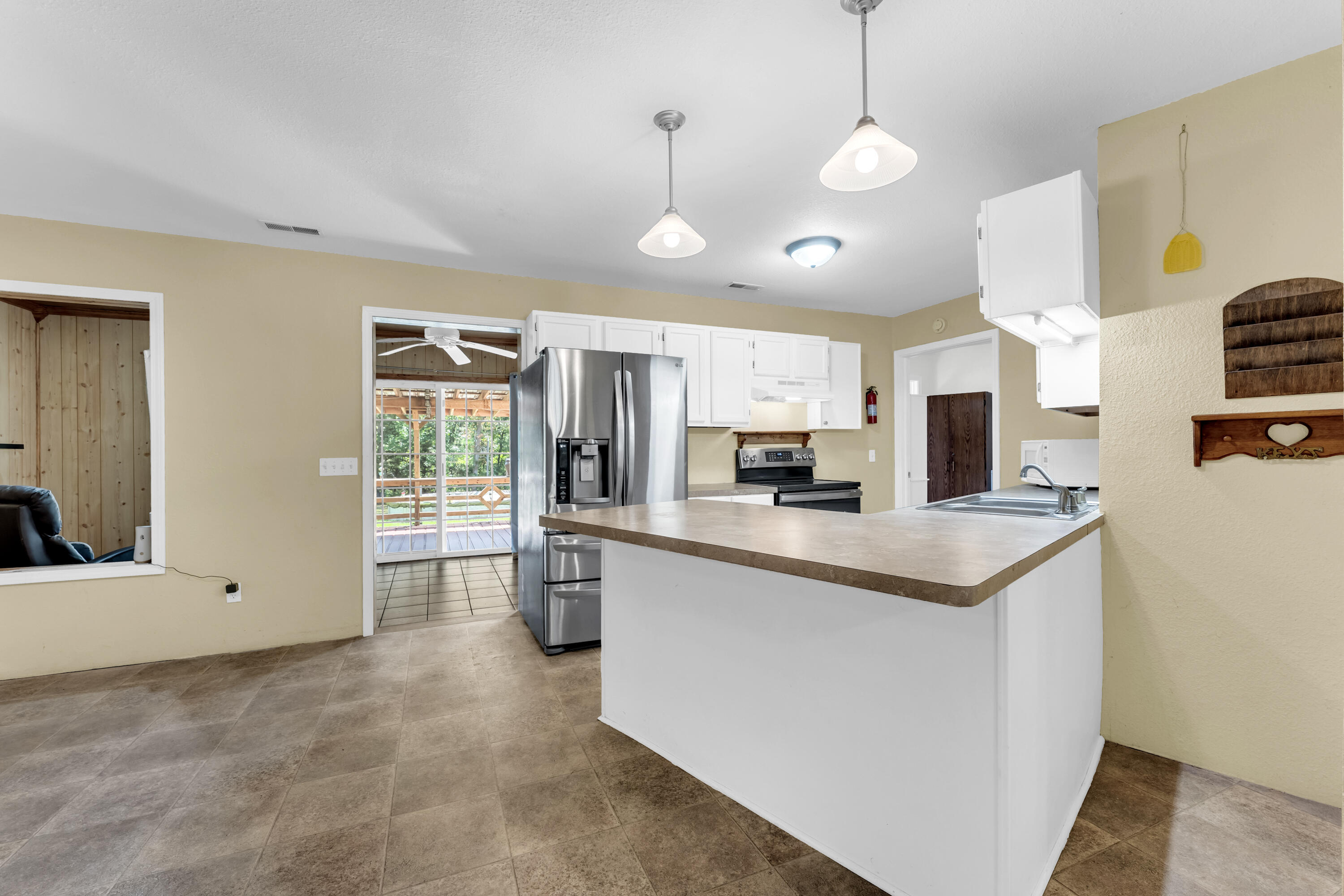 107 Candlewood Road Property Photo 13