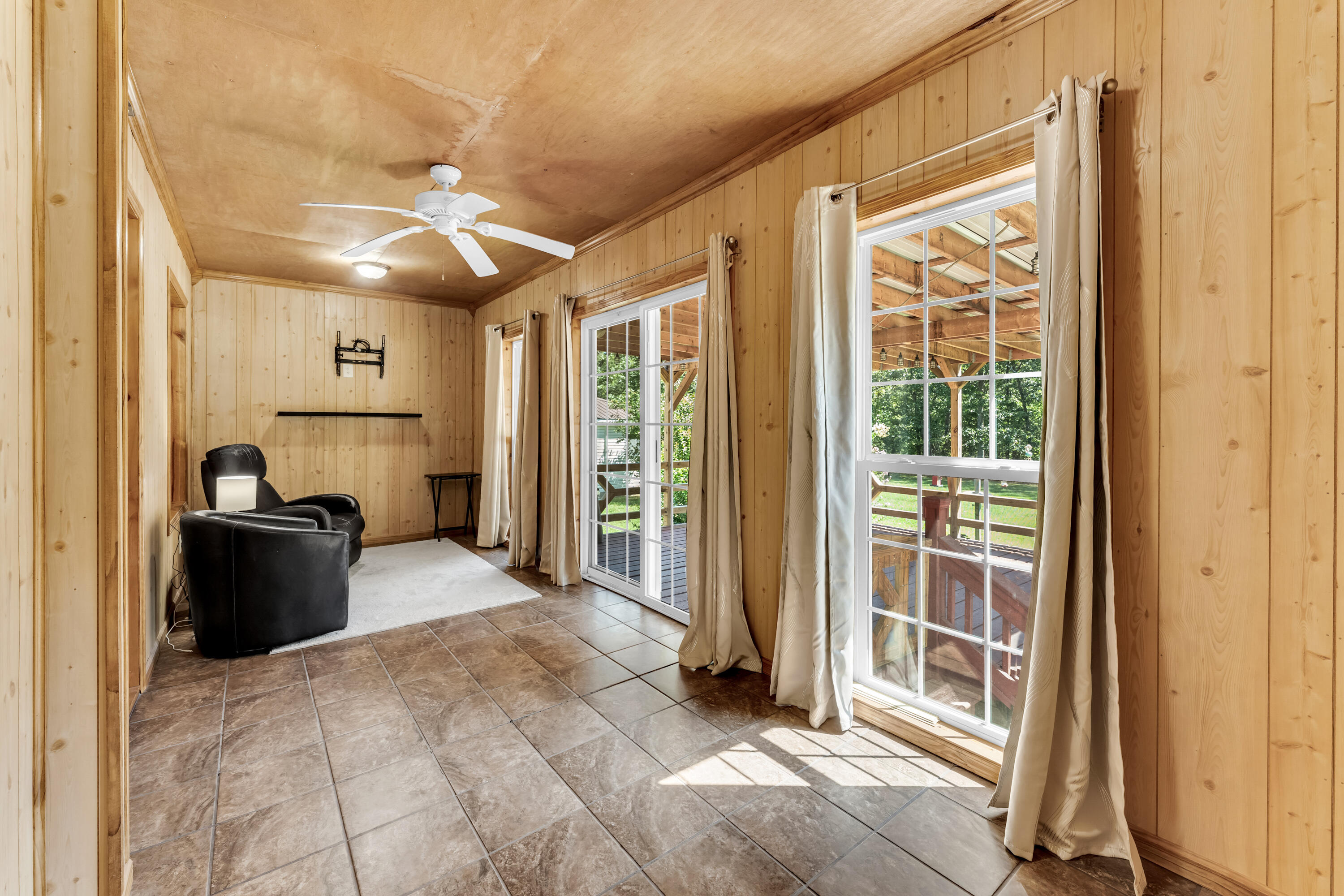 107 Candlewood Road Property Photo 23