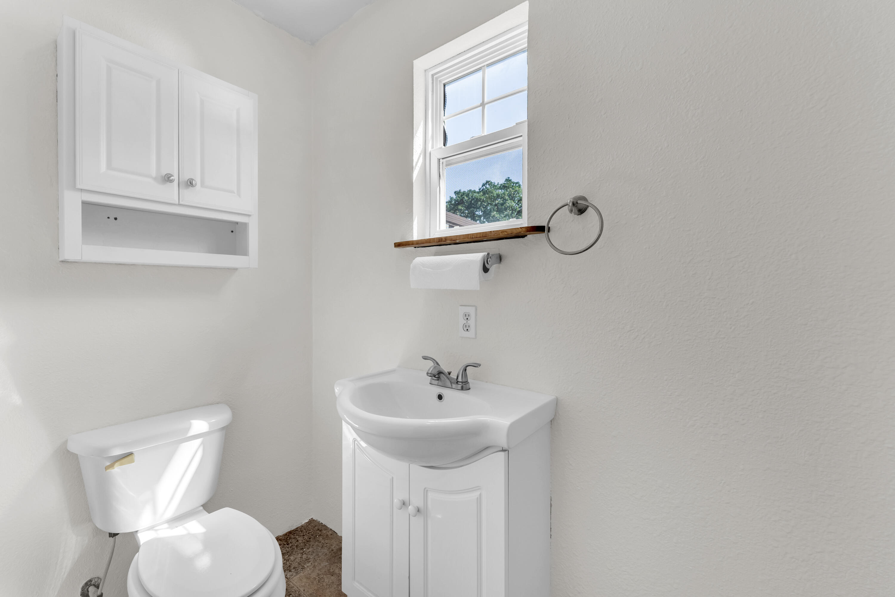 107 Candlewood Road Property Photo 27