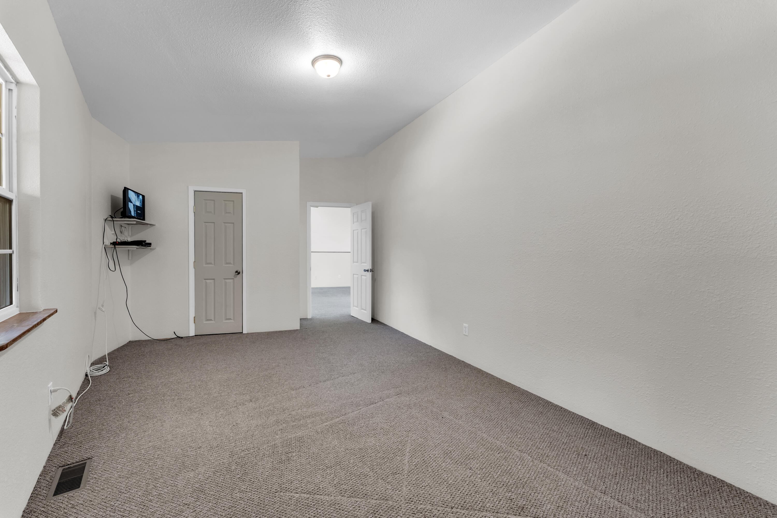 107 Candlewood Road Property Photo 34