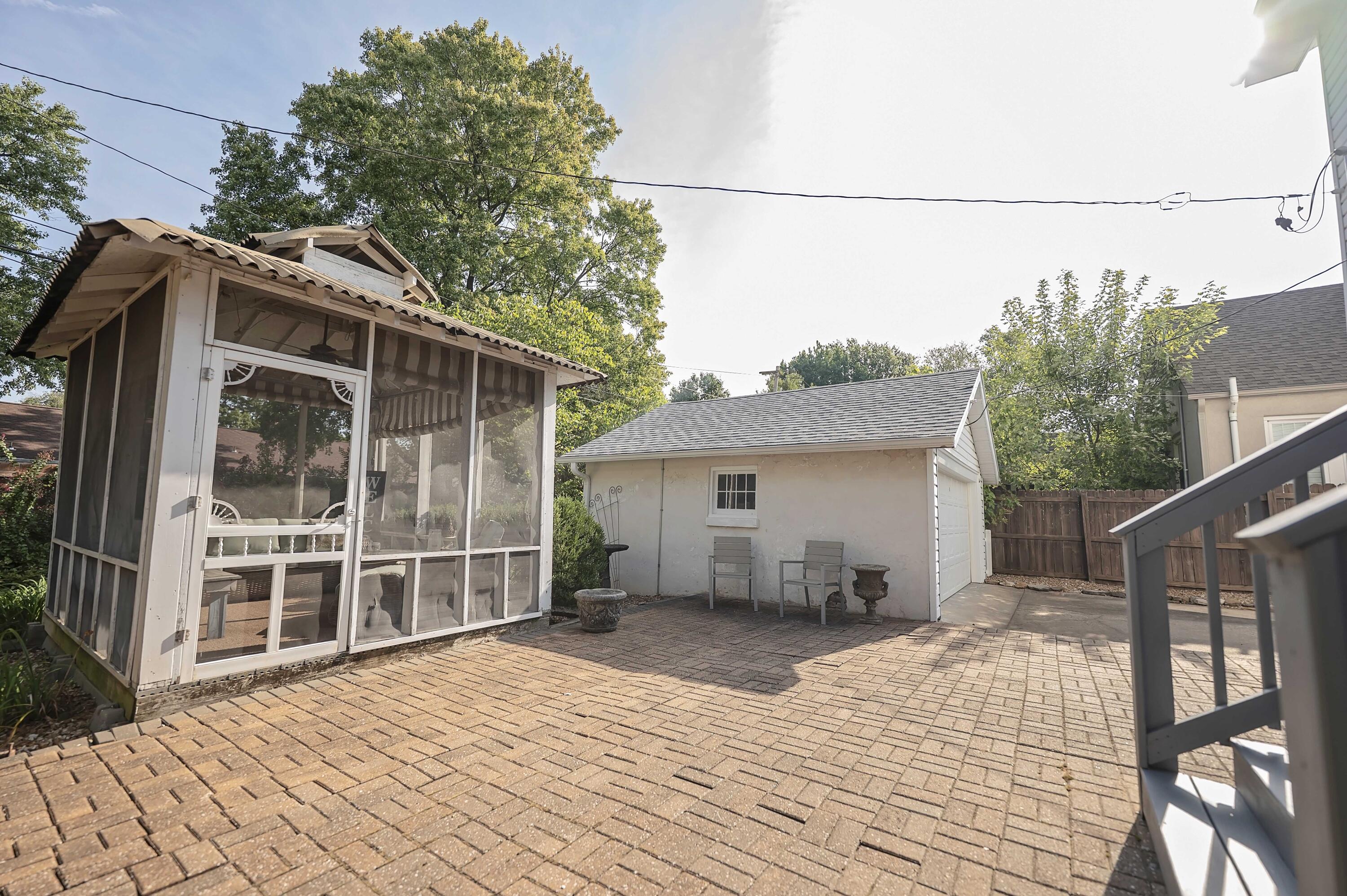 1033 East Stanford Street Property Photo 30