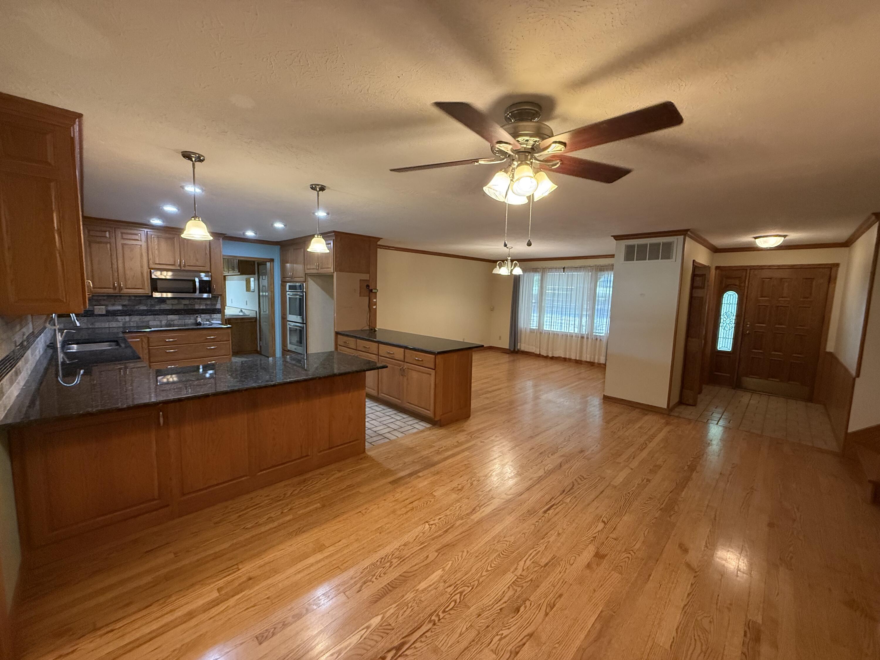 17984 State Highway 248 Property Photo 11