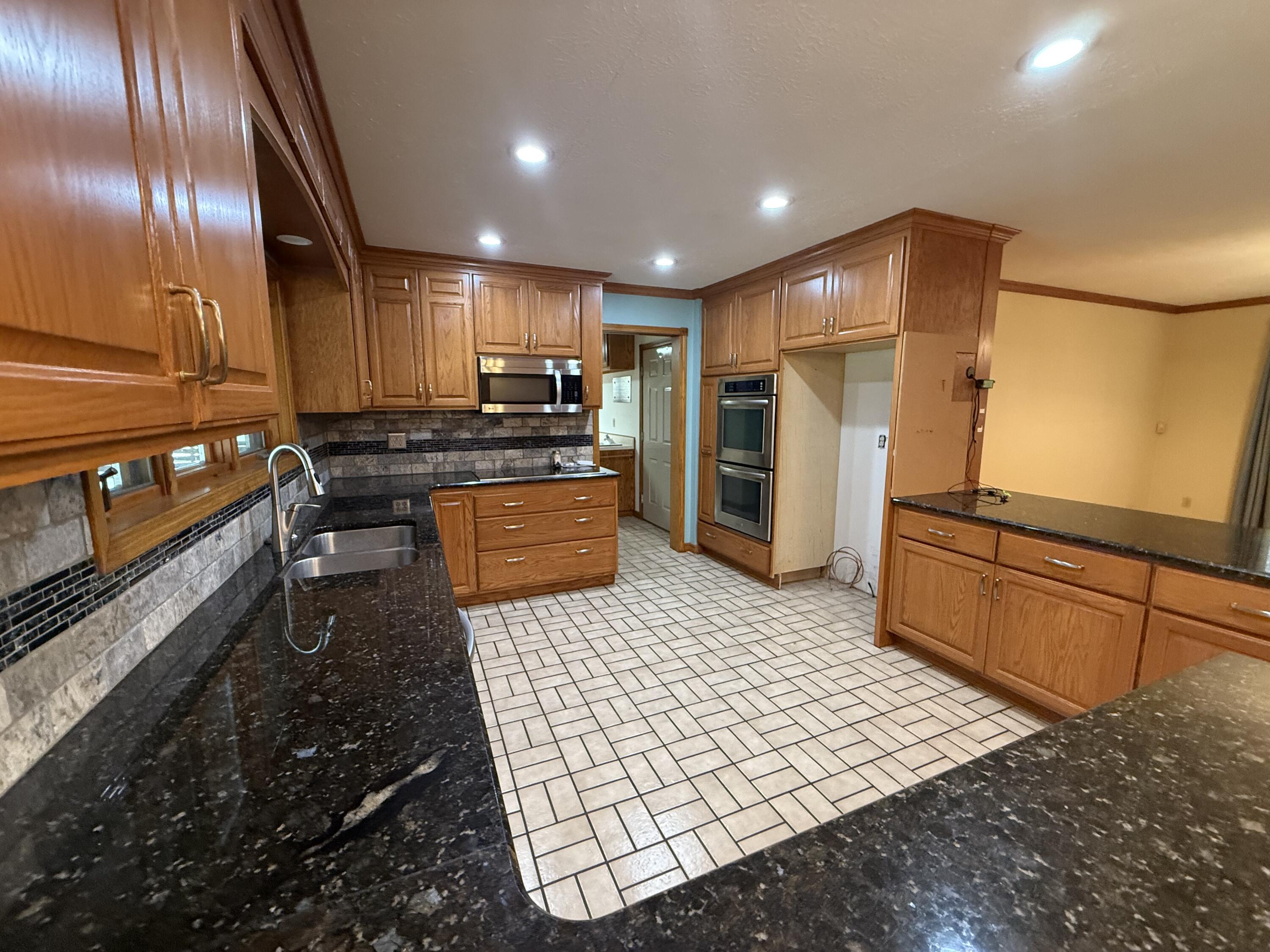 17984 State Highway 248 Property Photo 13