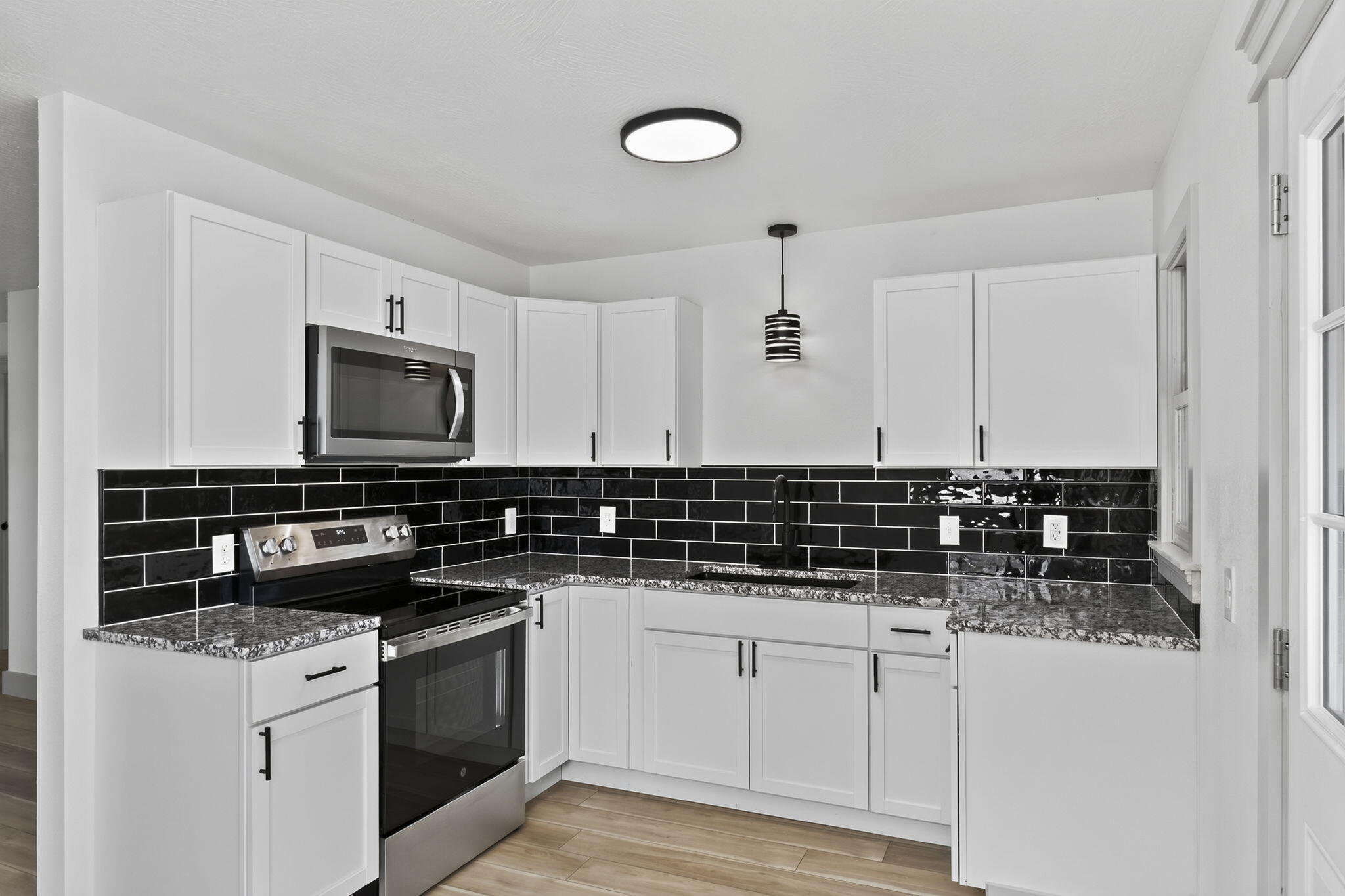 416 Beam Street Property Photo 8