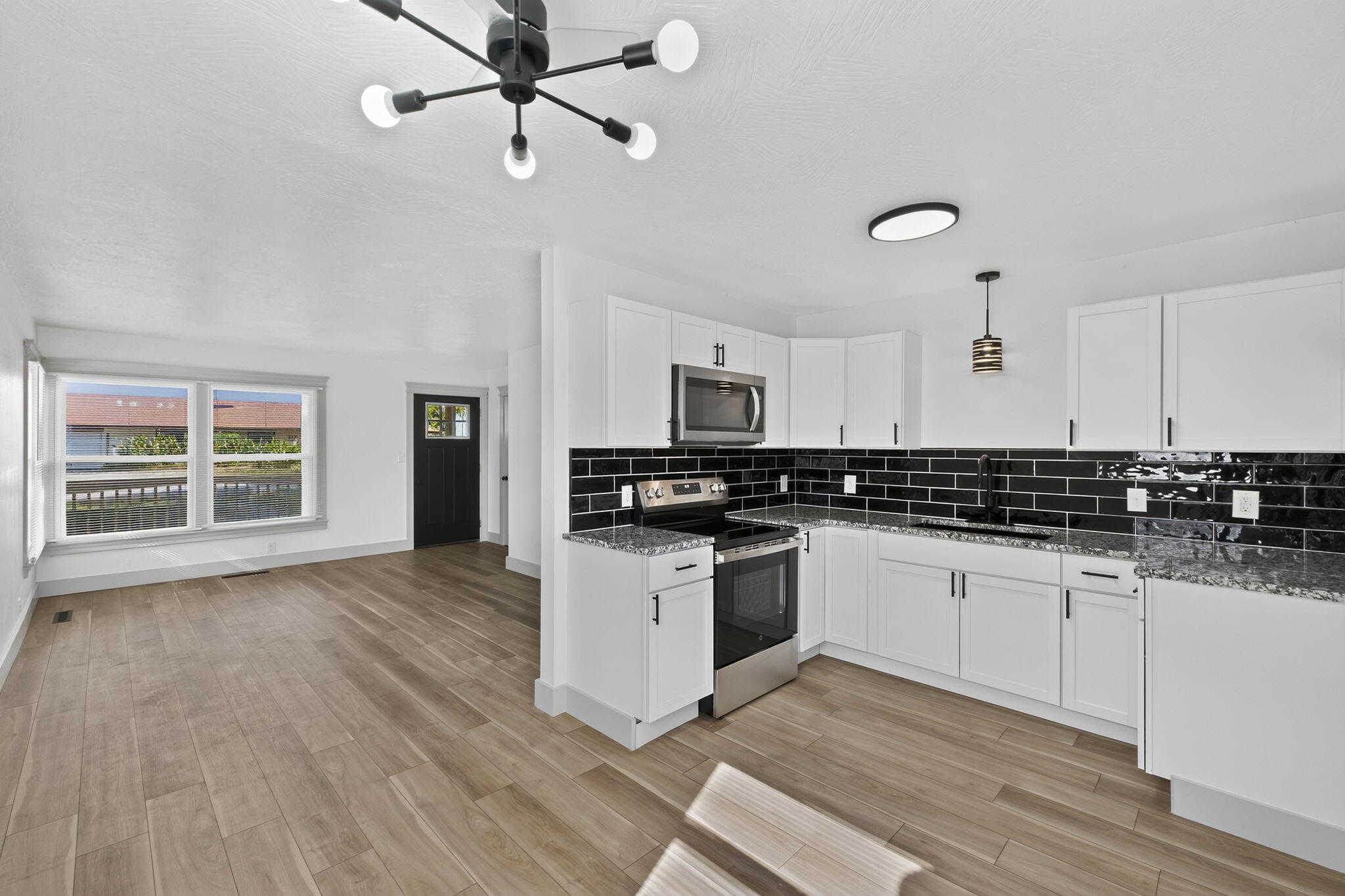 416 Beam Street Property Photo 11