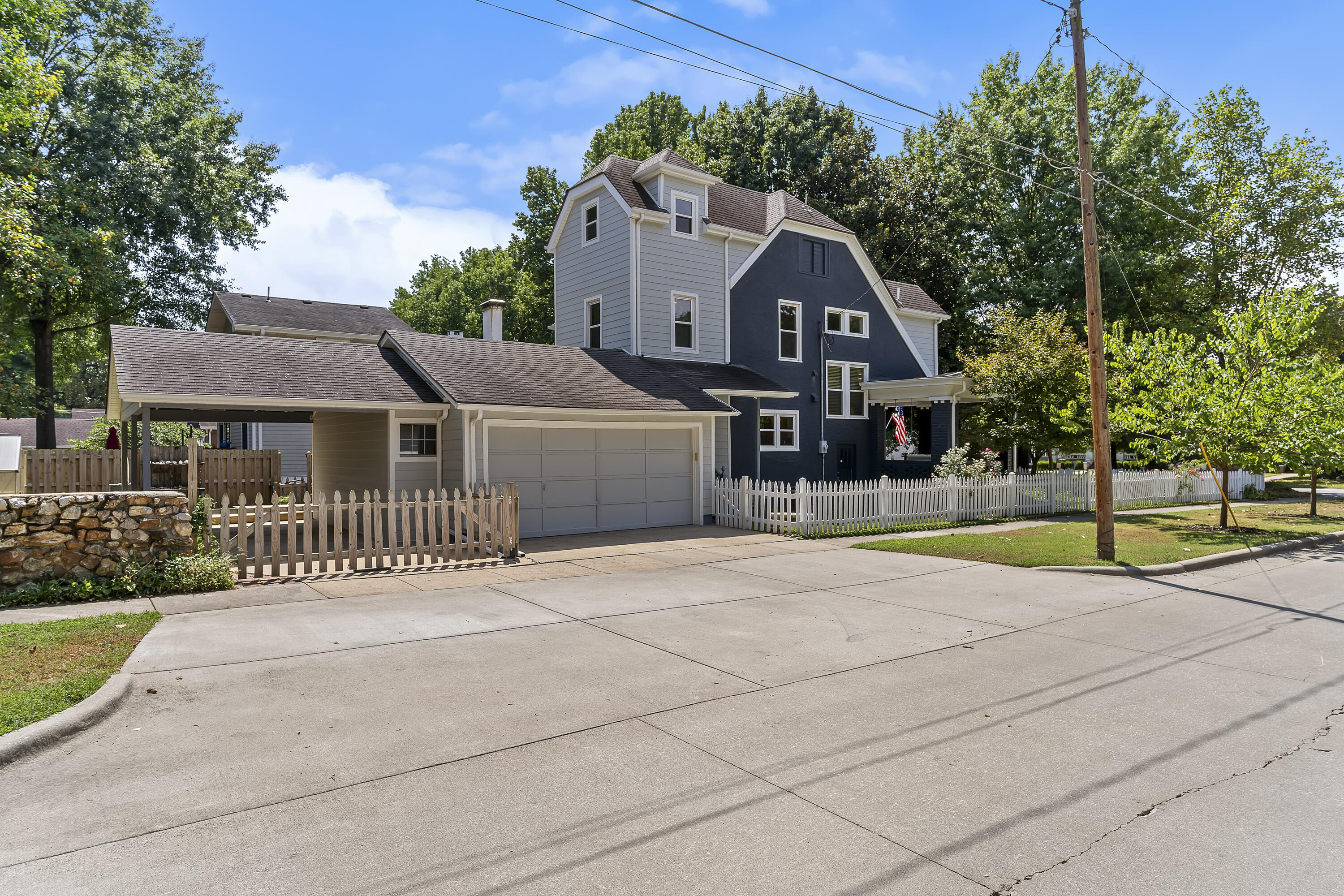 800 South Pickwick Avenue Property Photo 3