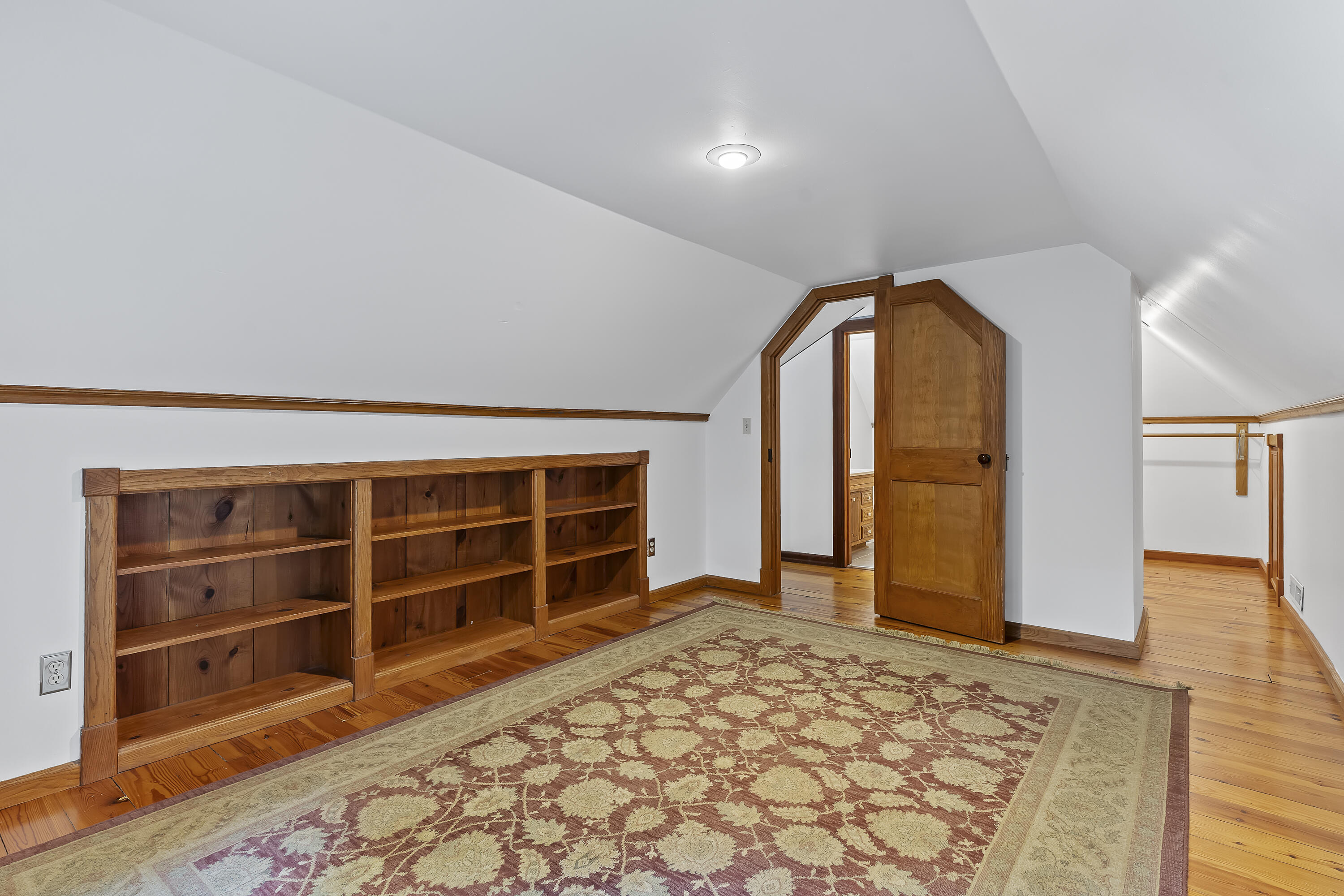 800 South Pickwick Avenue Property Photo 42