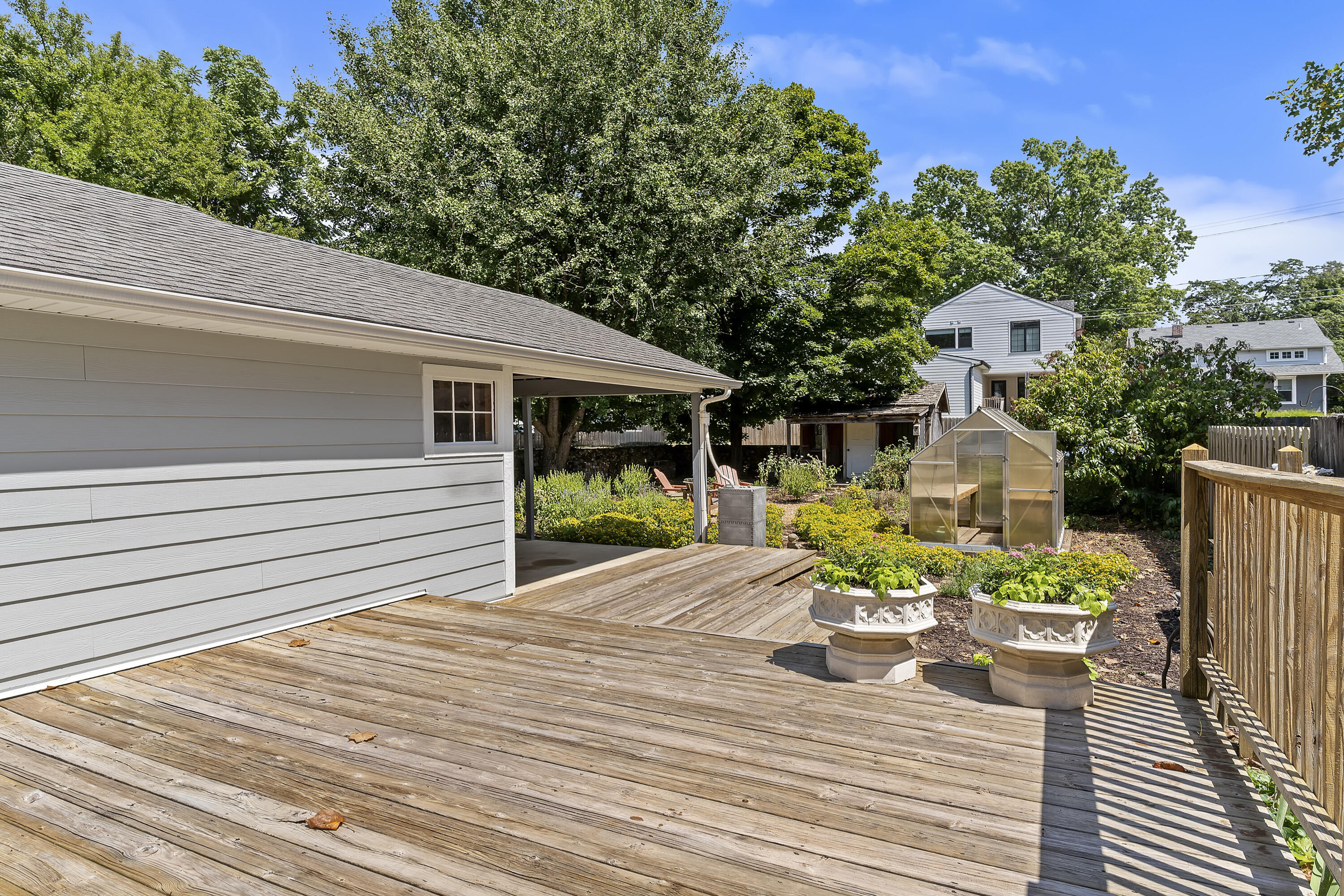 800 South Pickwick Avenue Property Photo 59