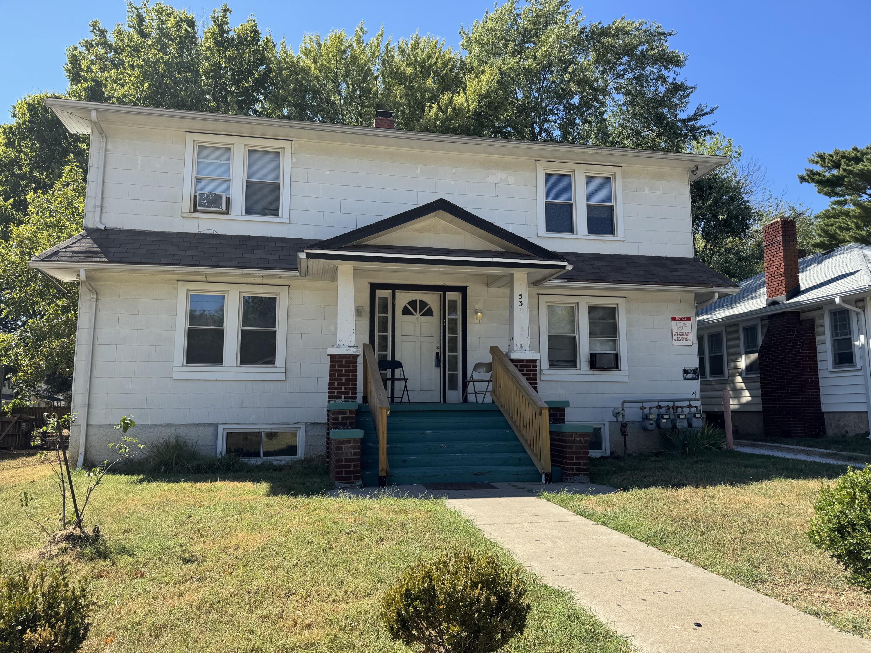531 South Fort Avenue Property Photo 3