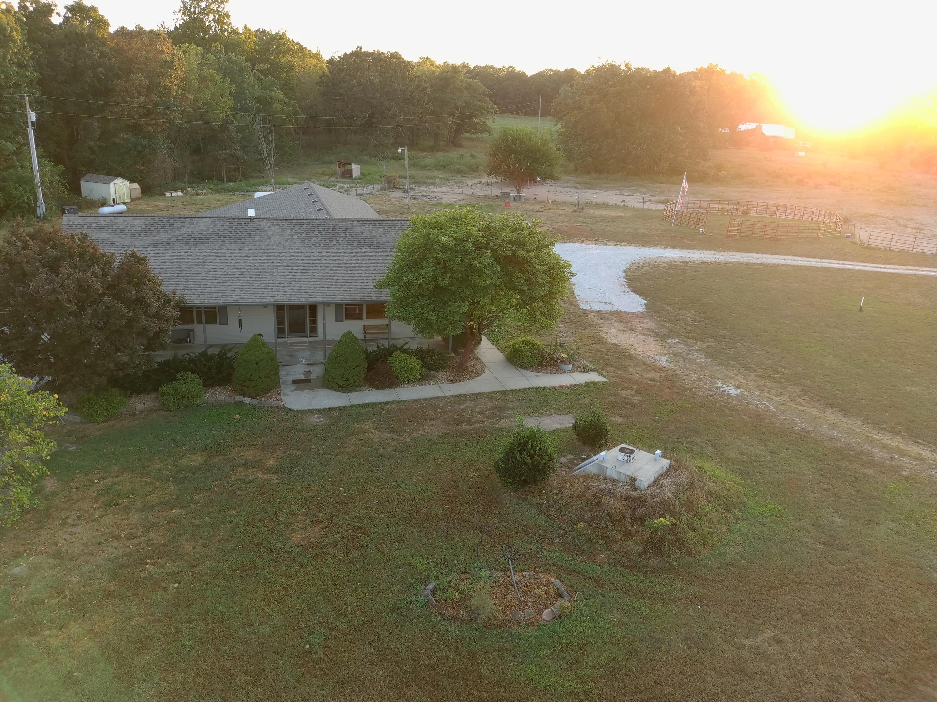 184 East 334th Road Property Photo 3