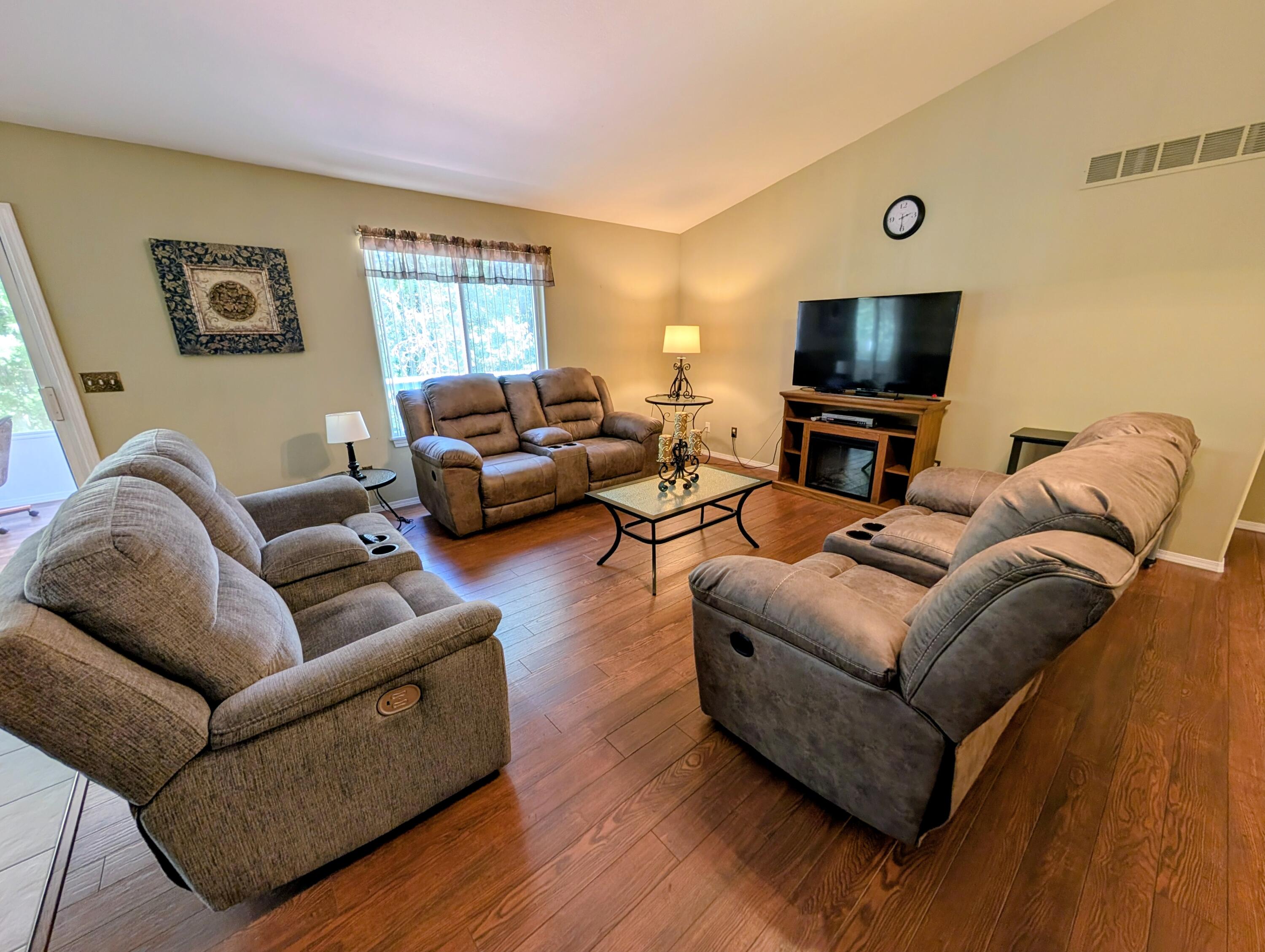 228 North Catamount Boulevard Property Photo 4