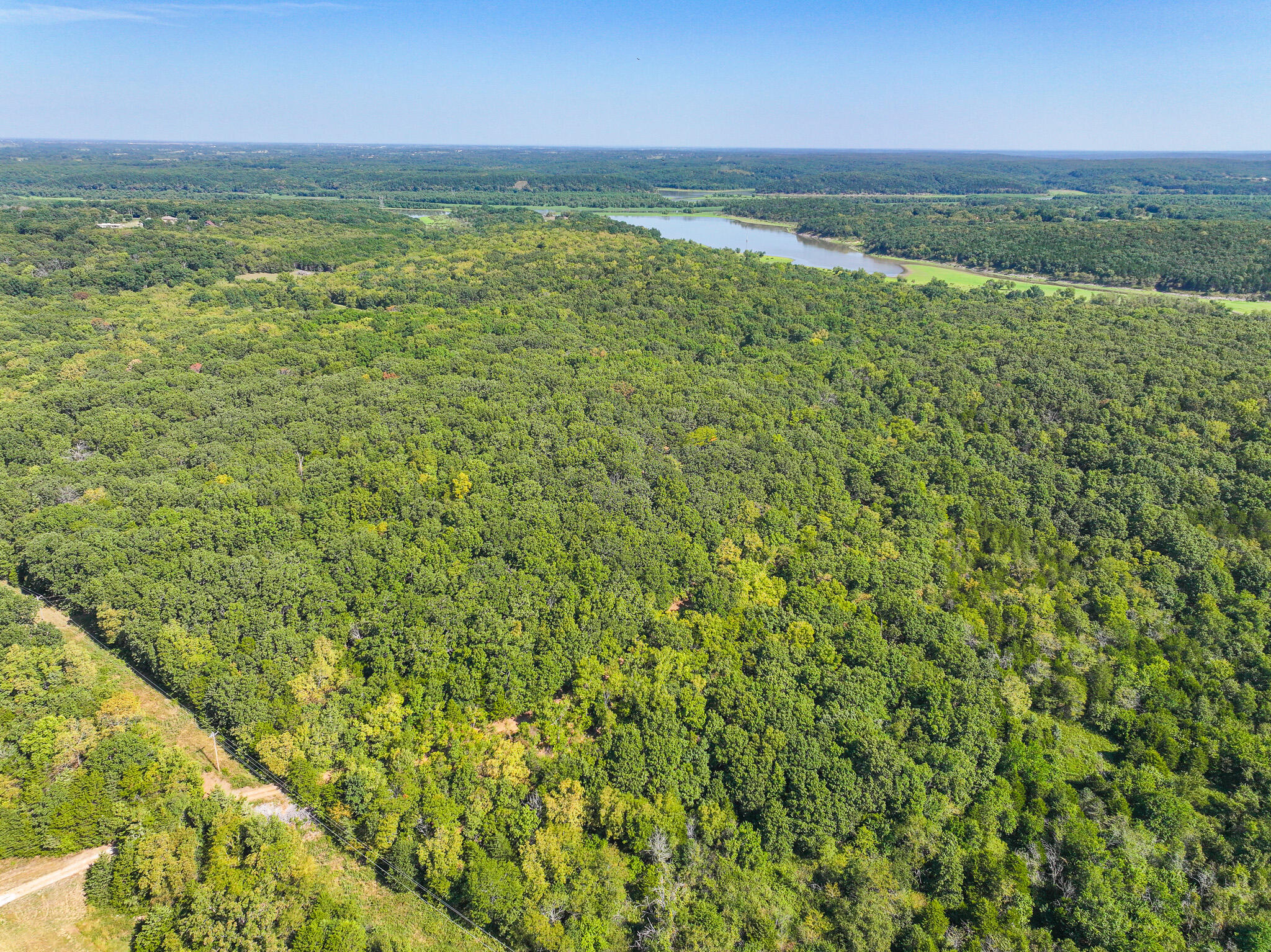 1855 Northeast 655 Private Road Property Photo 5