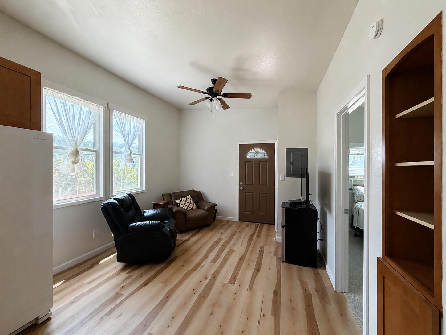 130 Lotus Avenue Property Photo 3