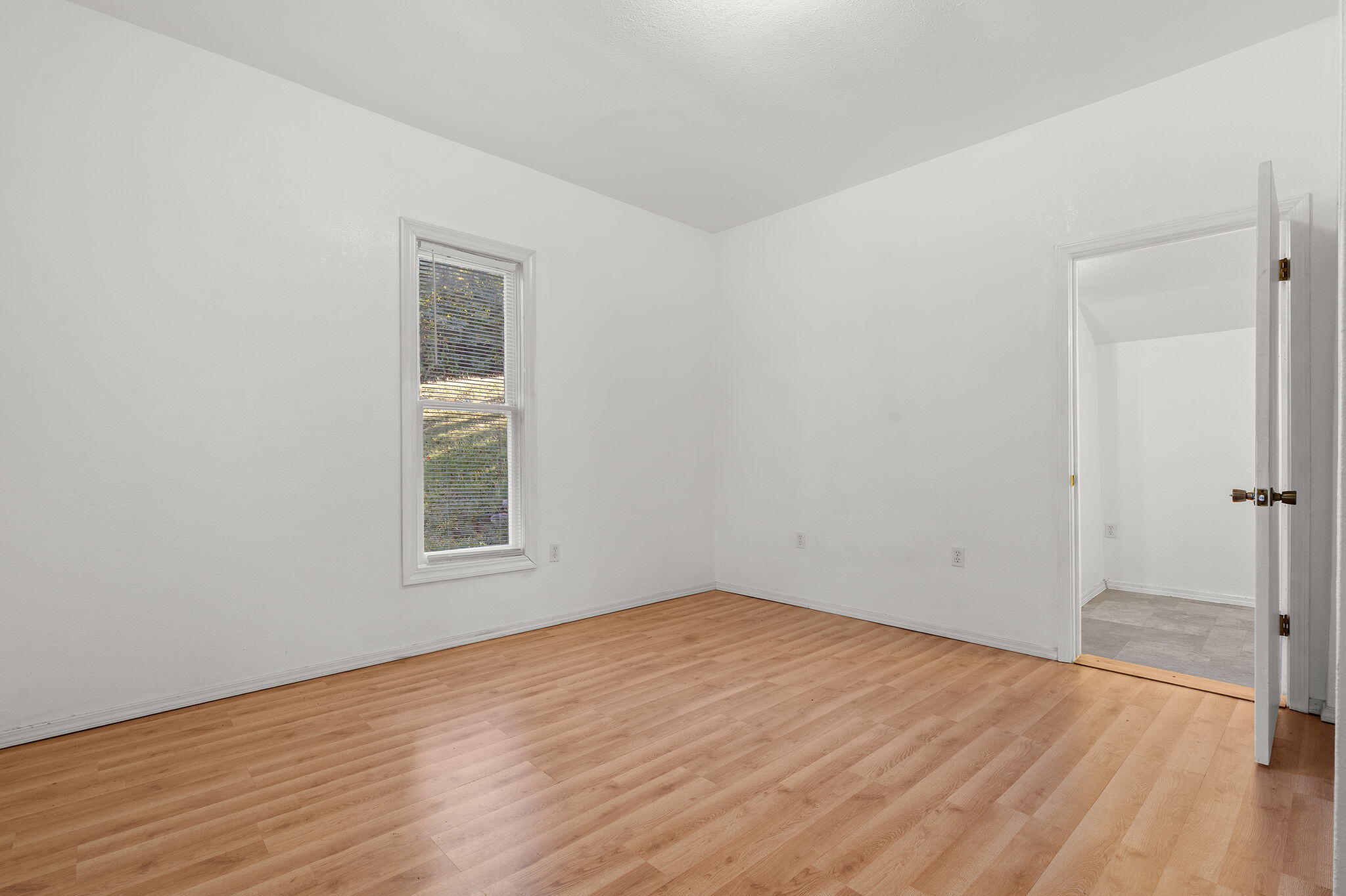 573 West State Highway 248 Property Photo 20