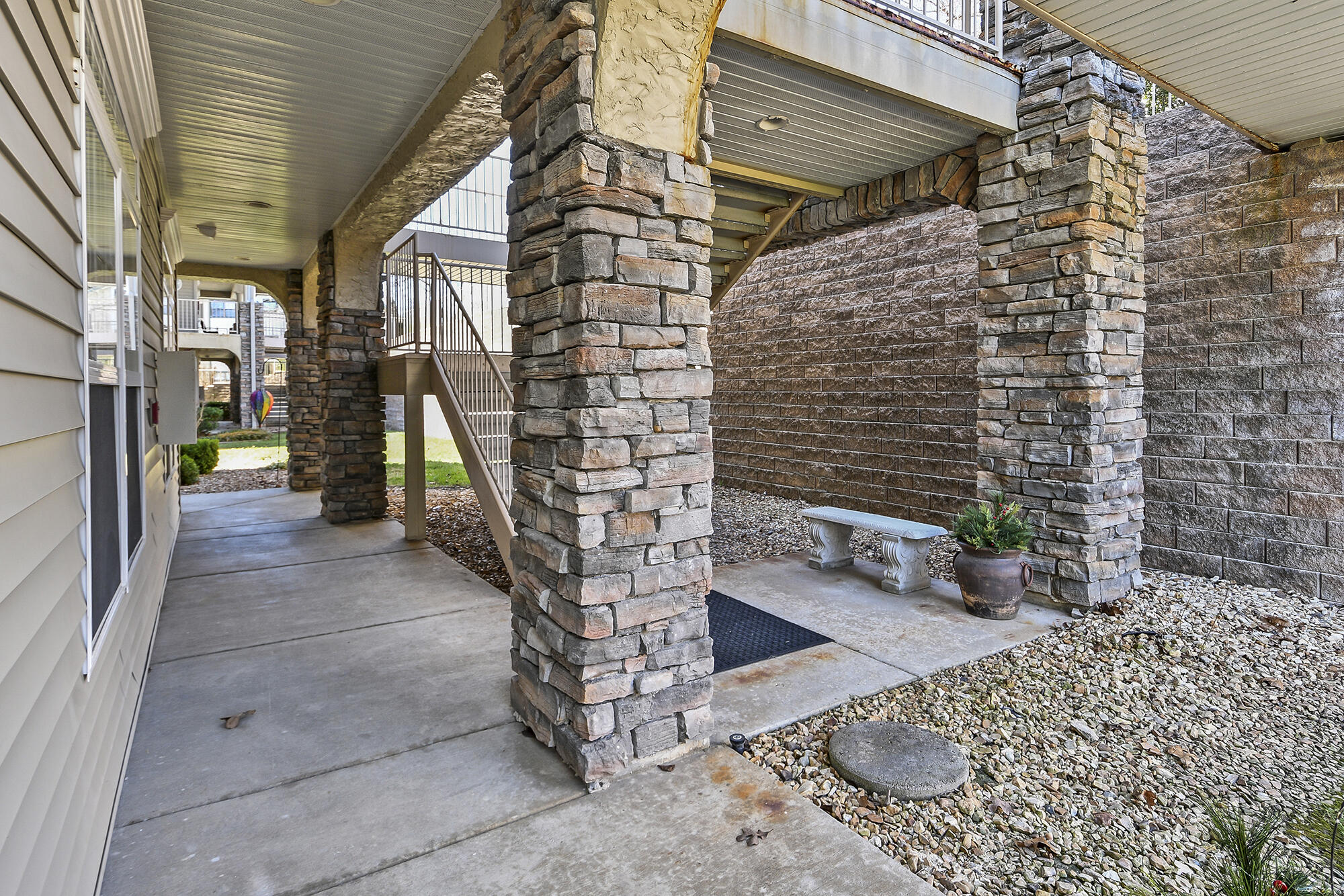 300 Glory Rd Property Photo 6
