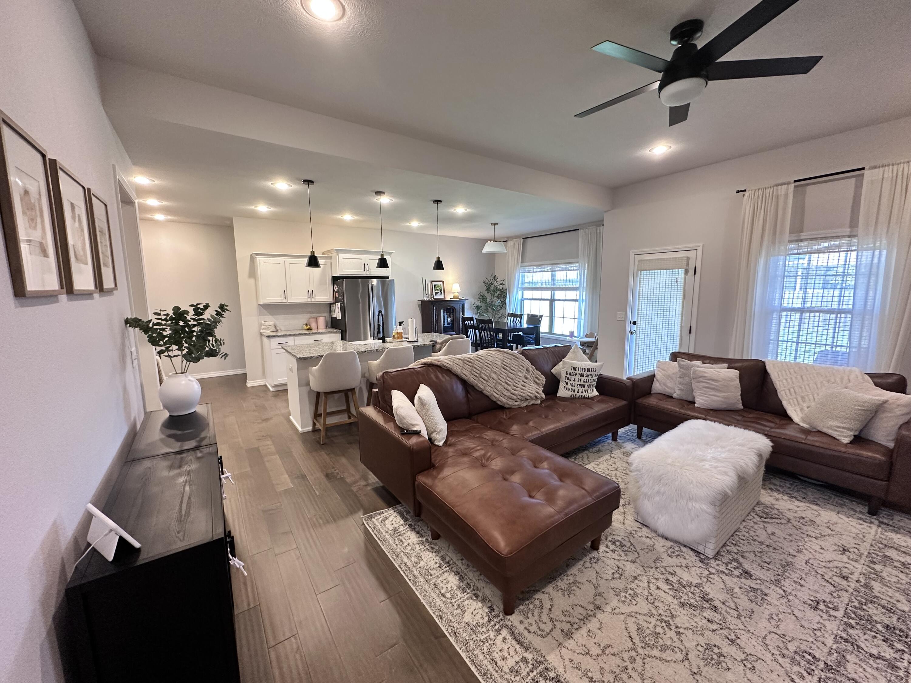 4298 Rome Avenue Property Photo 4