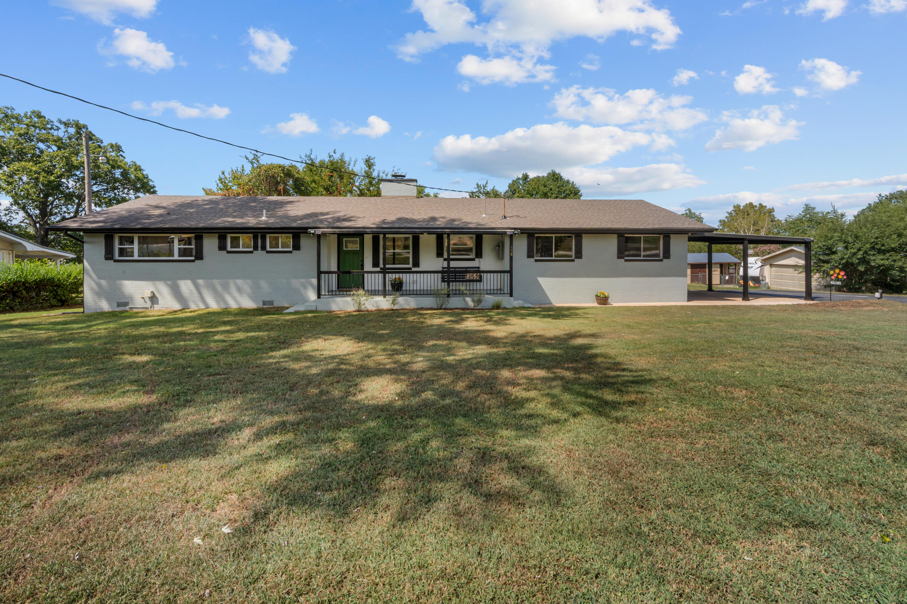 456 Wayland Drive Property Photo 3