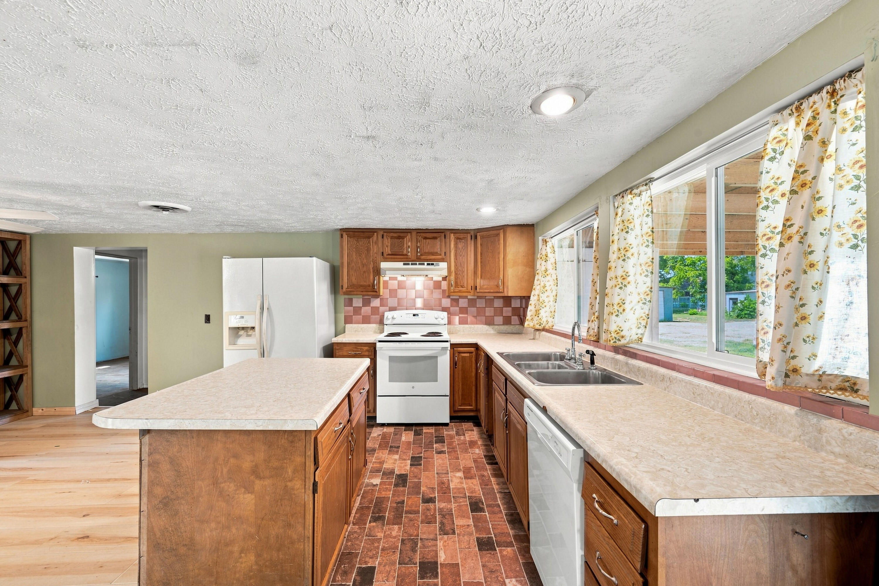 3300 County Farm Road Property Photo 3