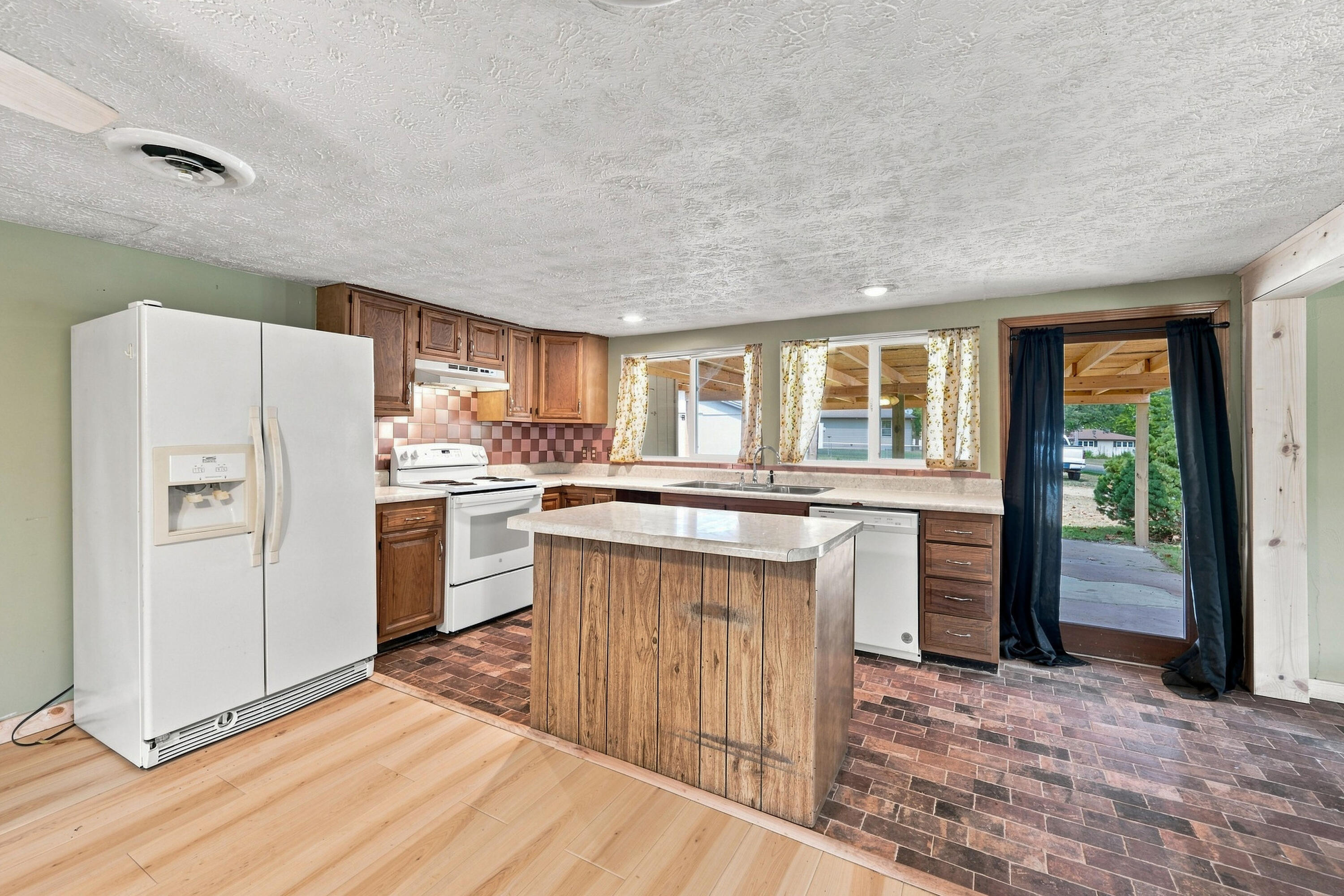 3300 County Farm Road Property Photo 5