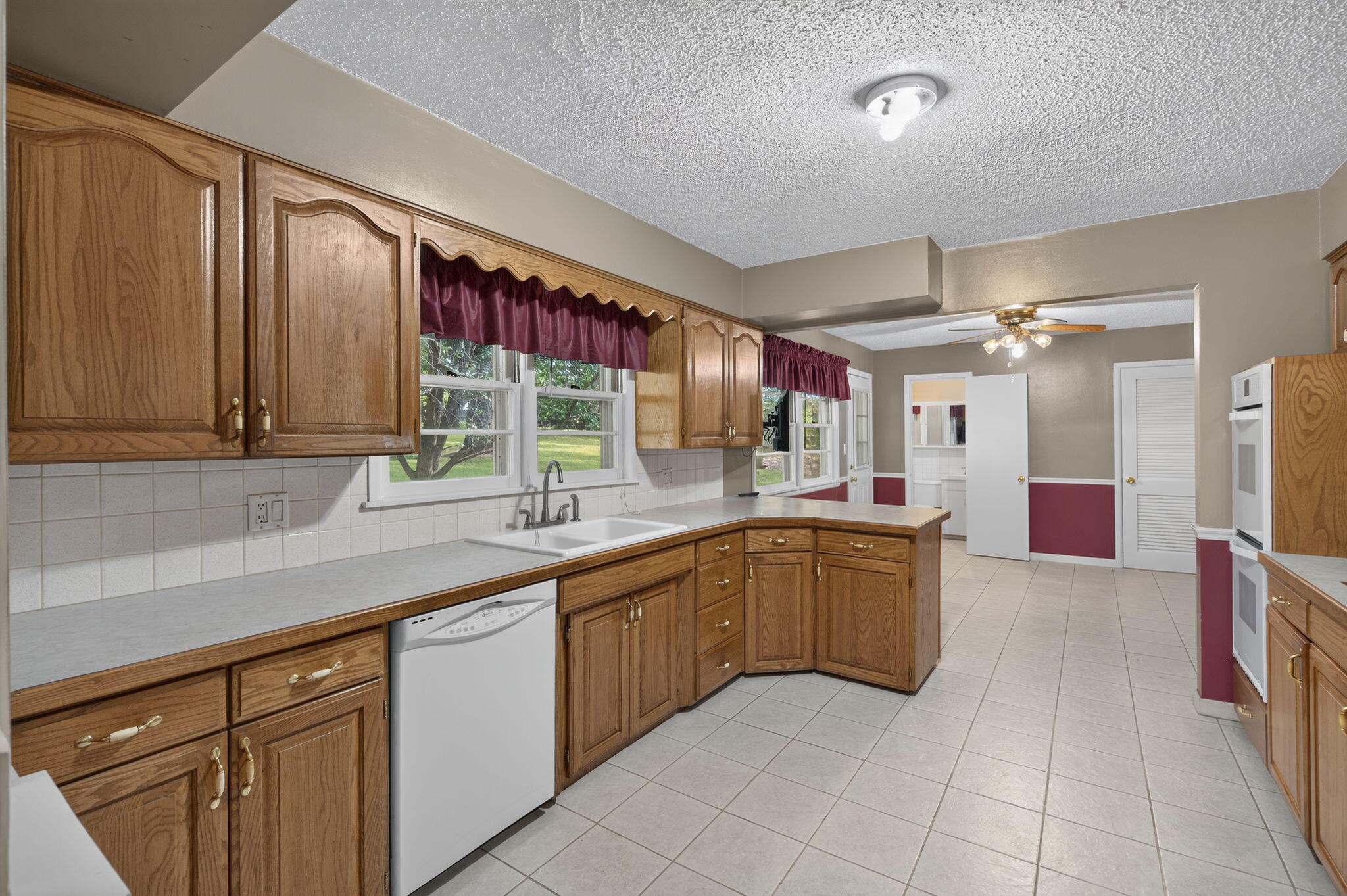 1075 West Farm Road 178 Property Photo 12