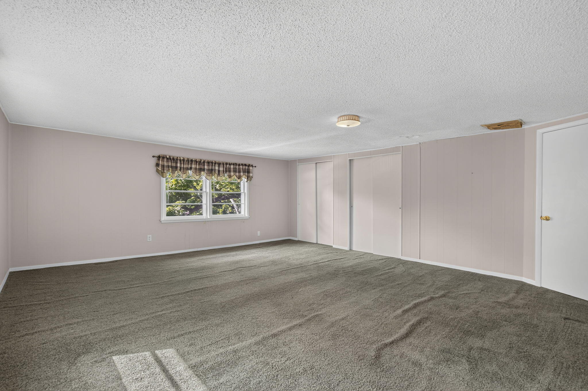 1075 West Farm Road 178 Property Photo 17