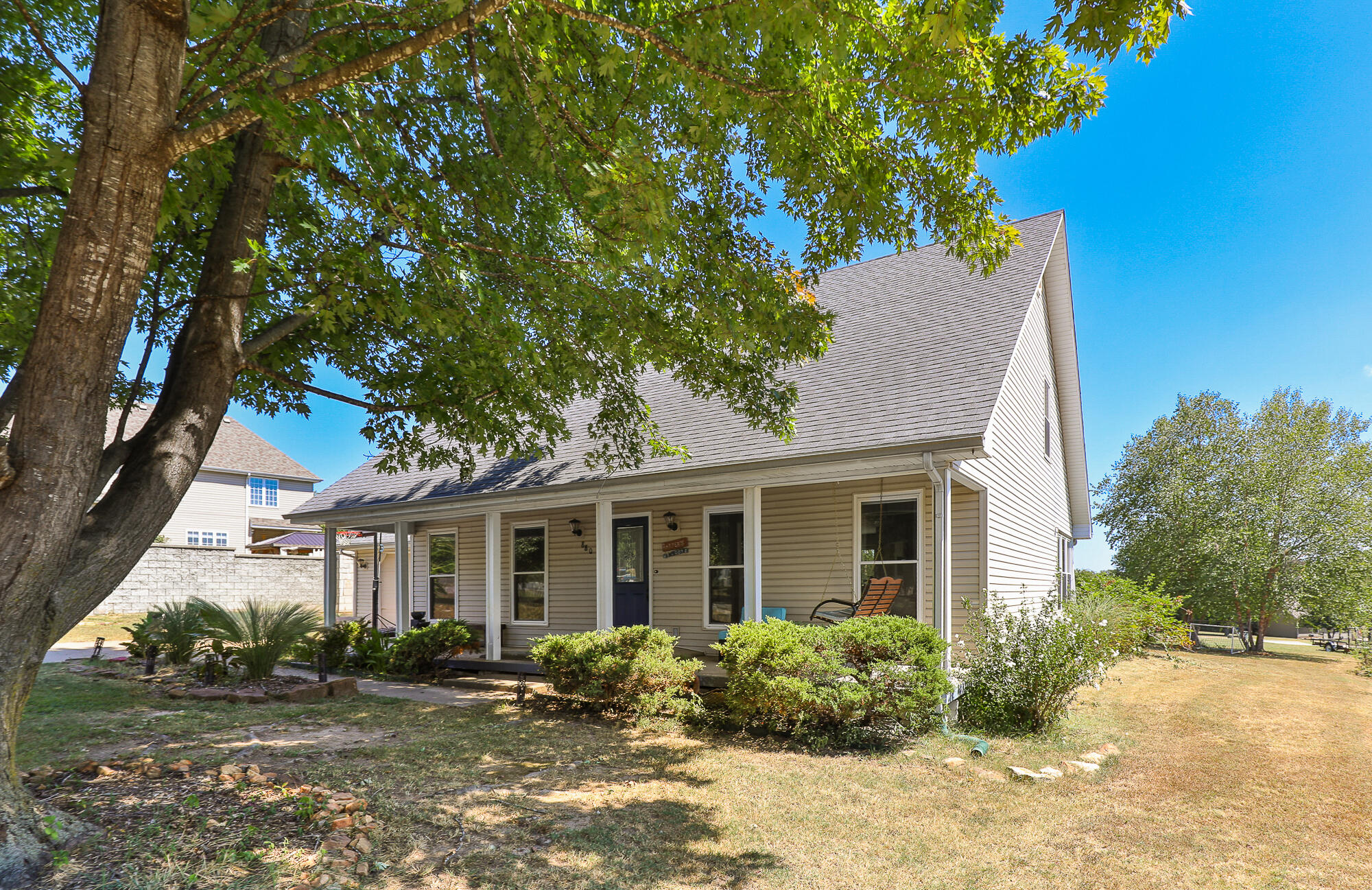 880 Redel Place Property Photo 2