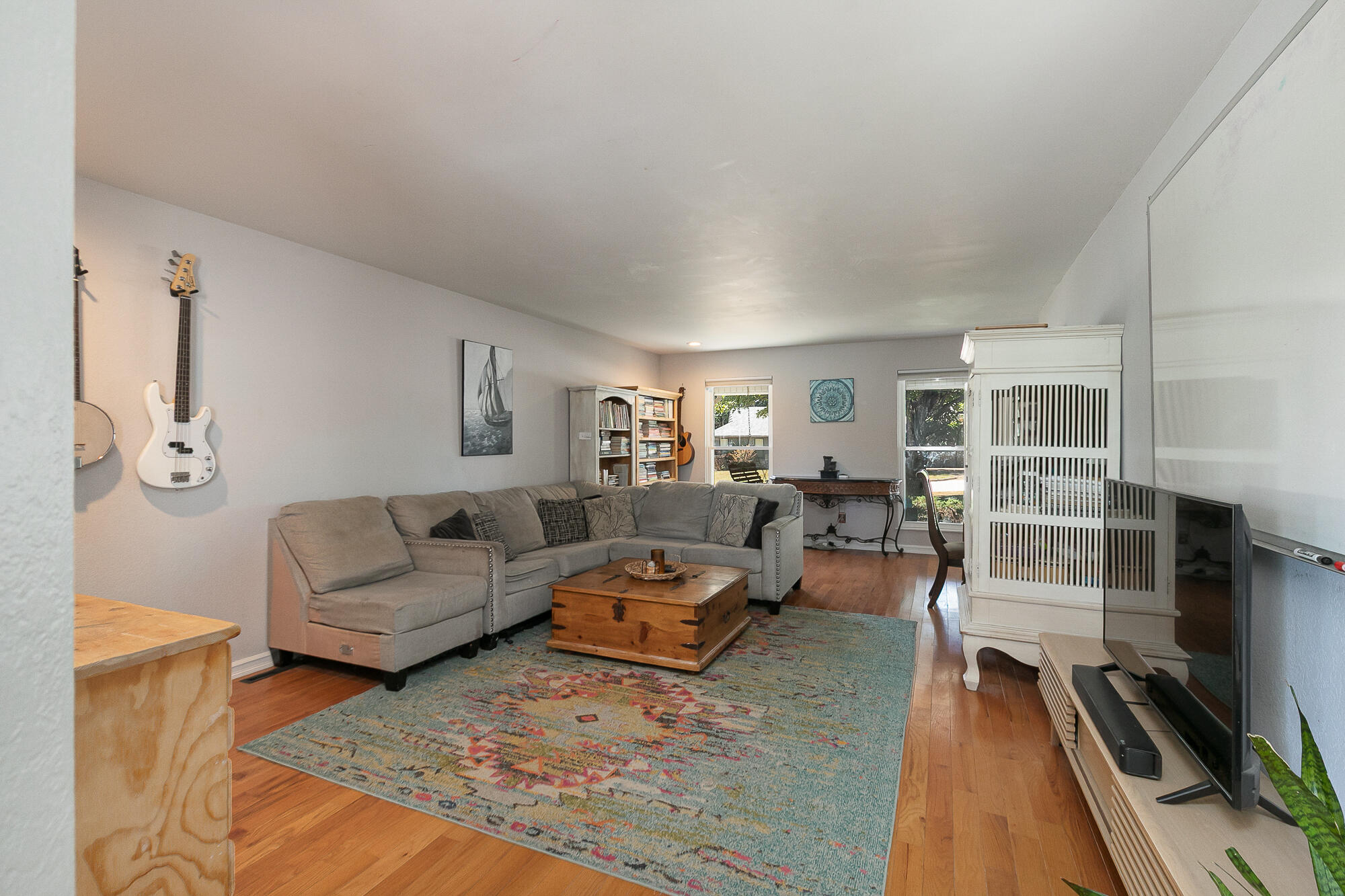 880 Redel Place Property Photo 6