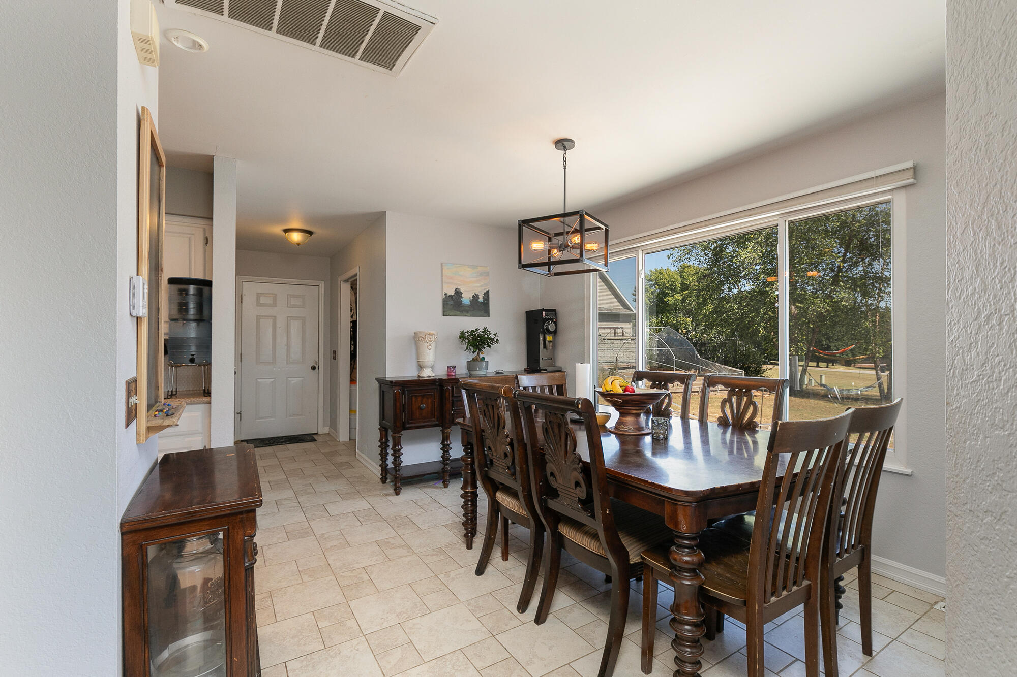 880 Redel Place Property Photo 10
