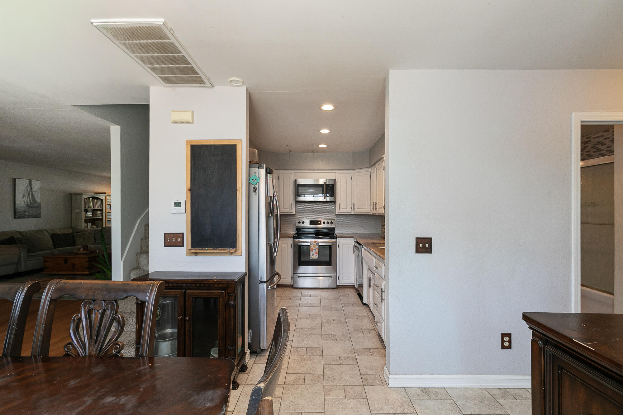 880 Redel Place Property Photo 12