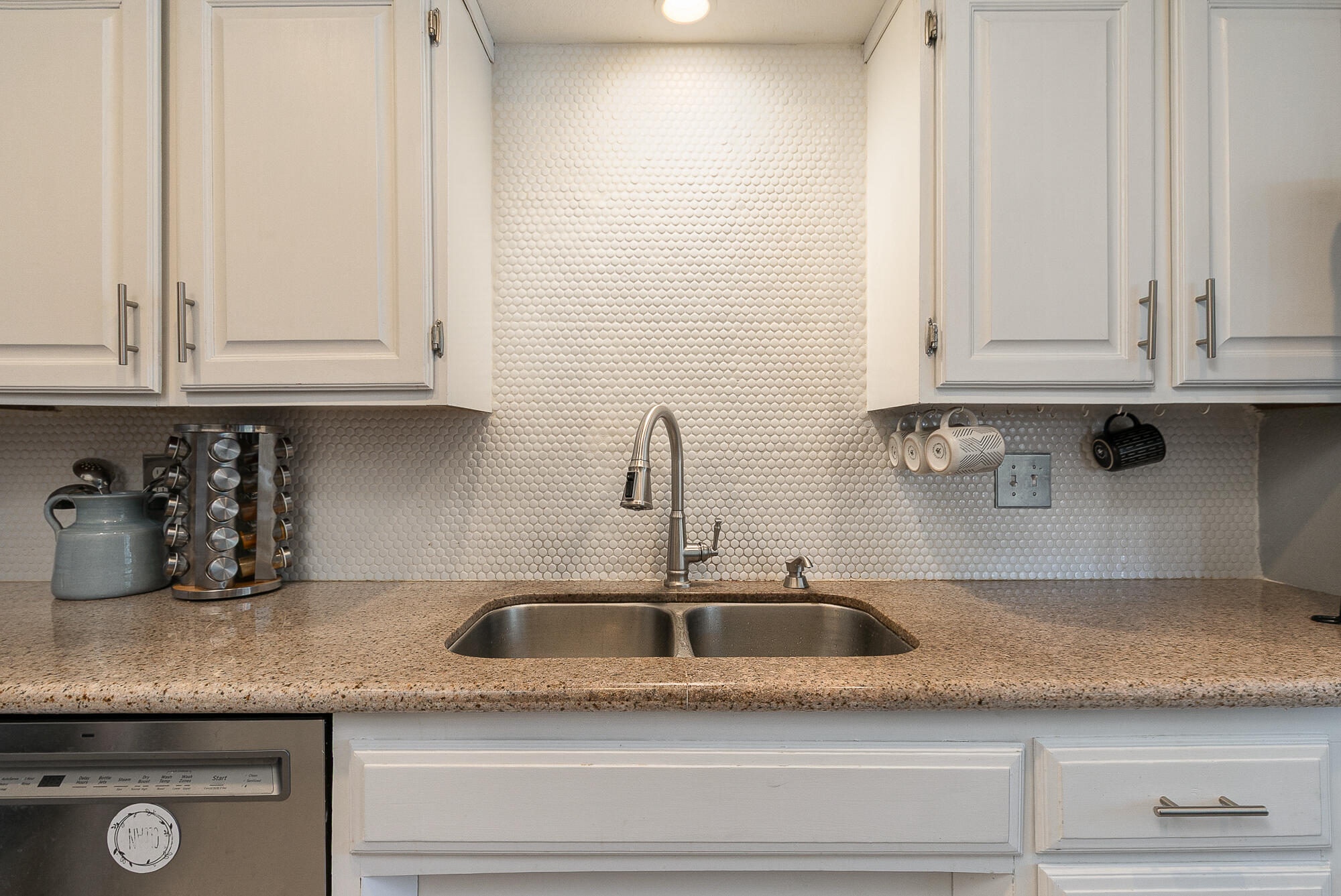 880 Redel Place Property Photo 15
