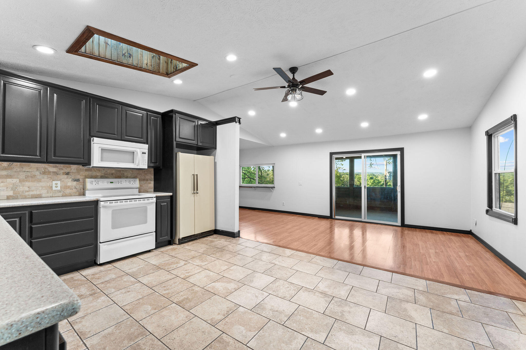 100 Cherokee Drive Property Photo 20