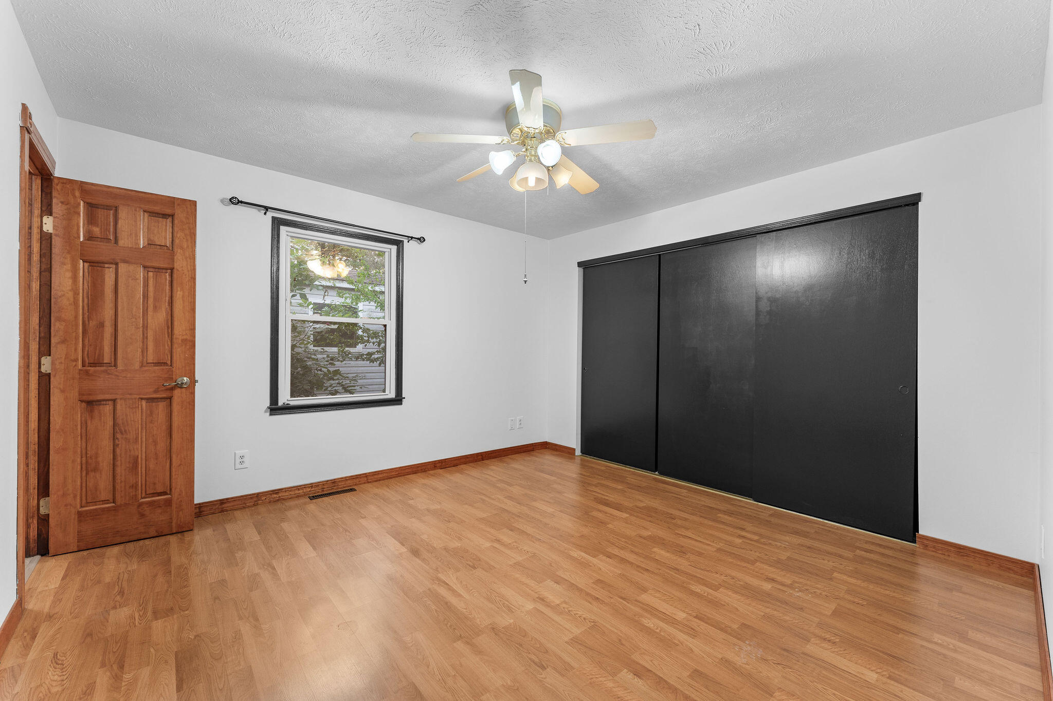 100 Cherokee Drive Property Photo 25