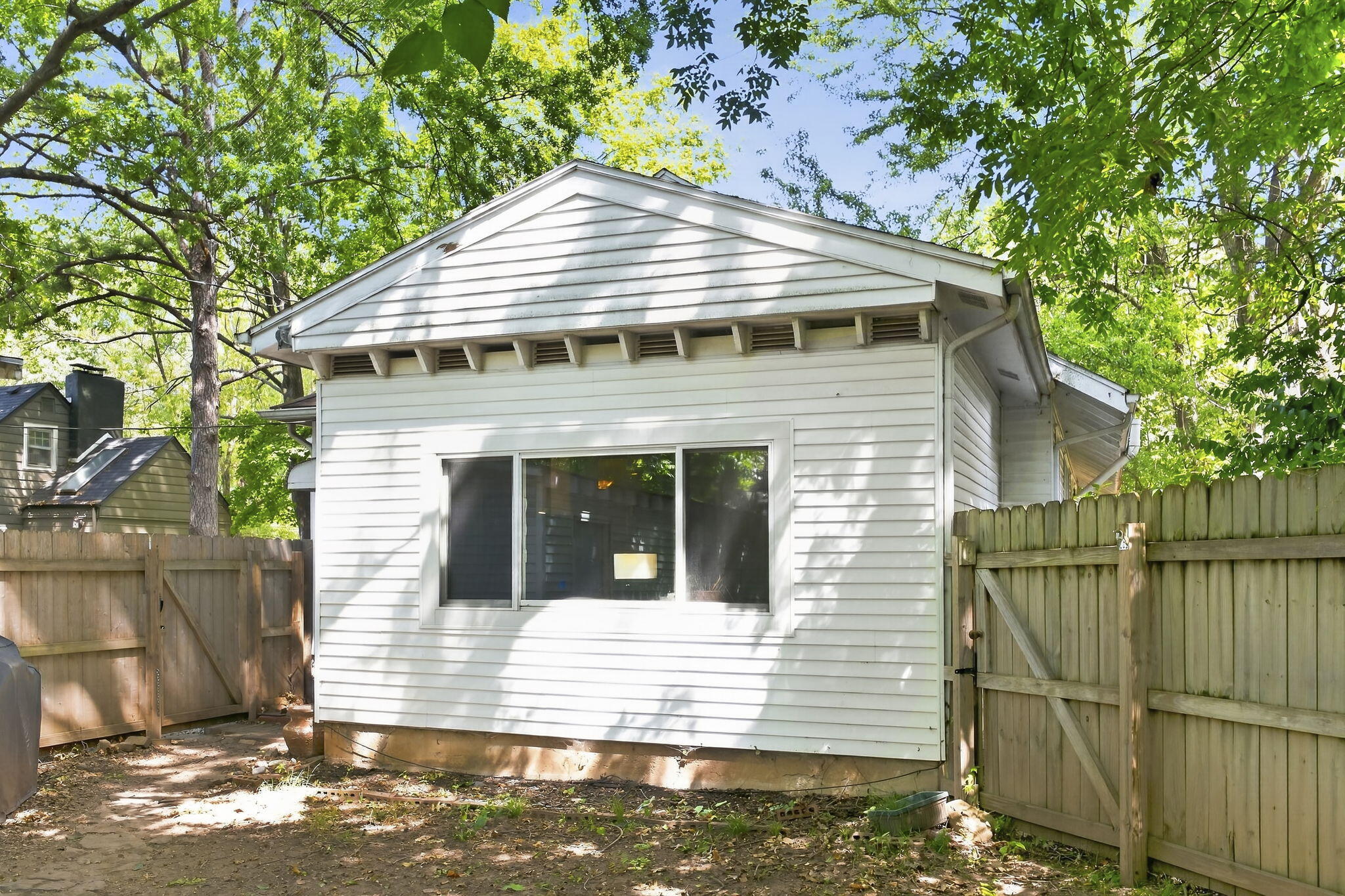 616 East Catalpa Street Property Photo 24