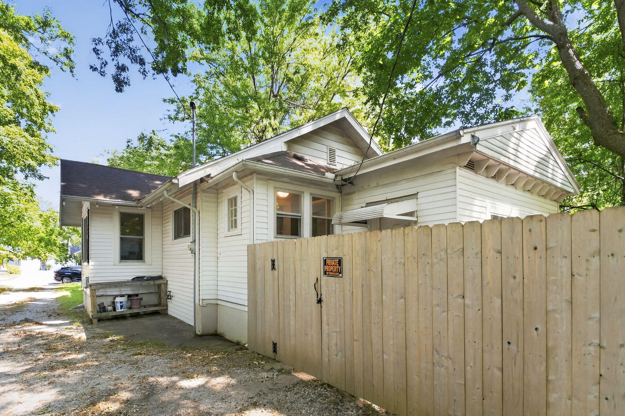616 East Catalpa Street Property Photo 25