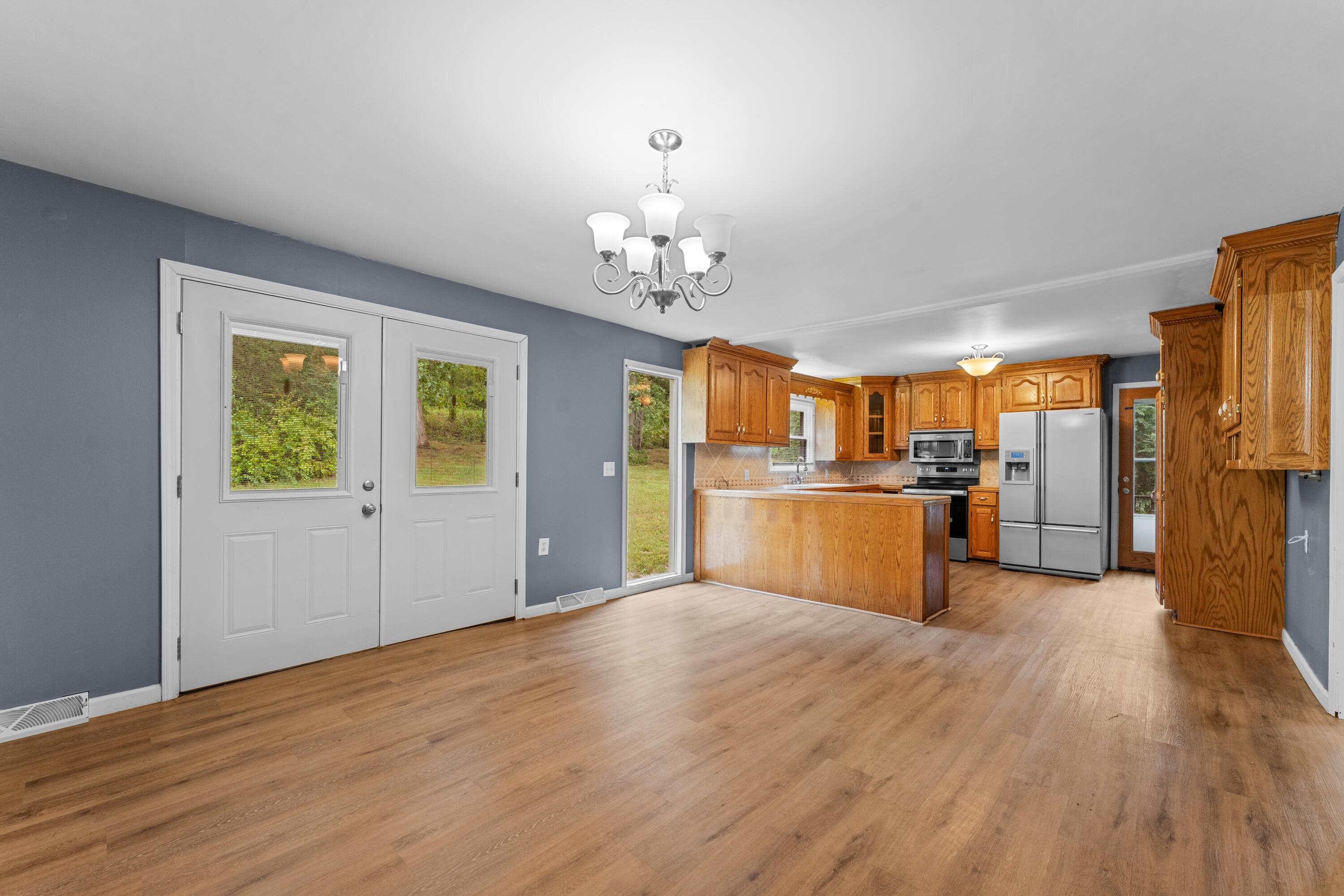 8669 Historic Highway 165 Property Photo 6