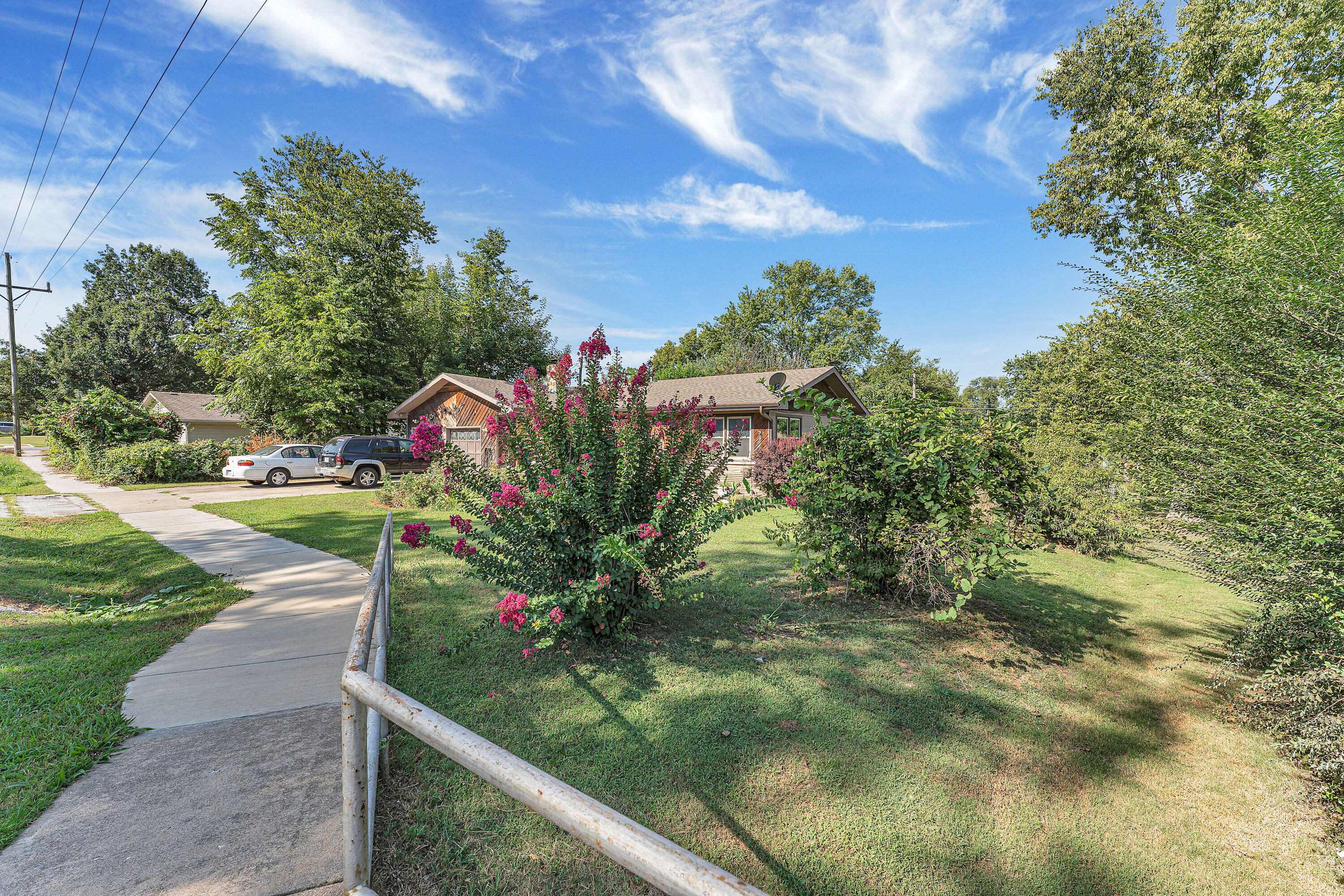 515 South West Avenue Property Photo 3