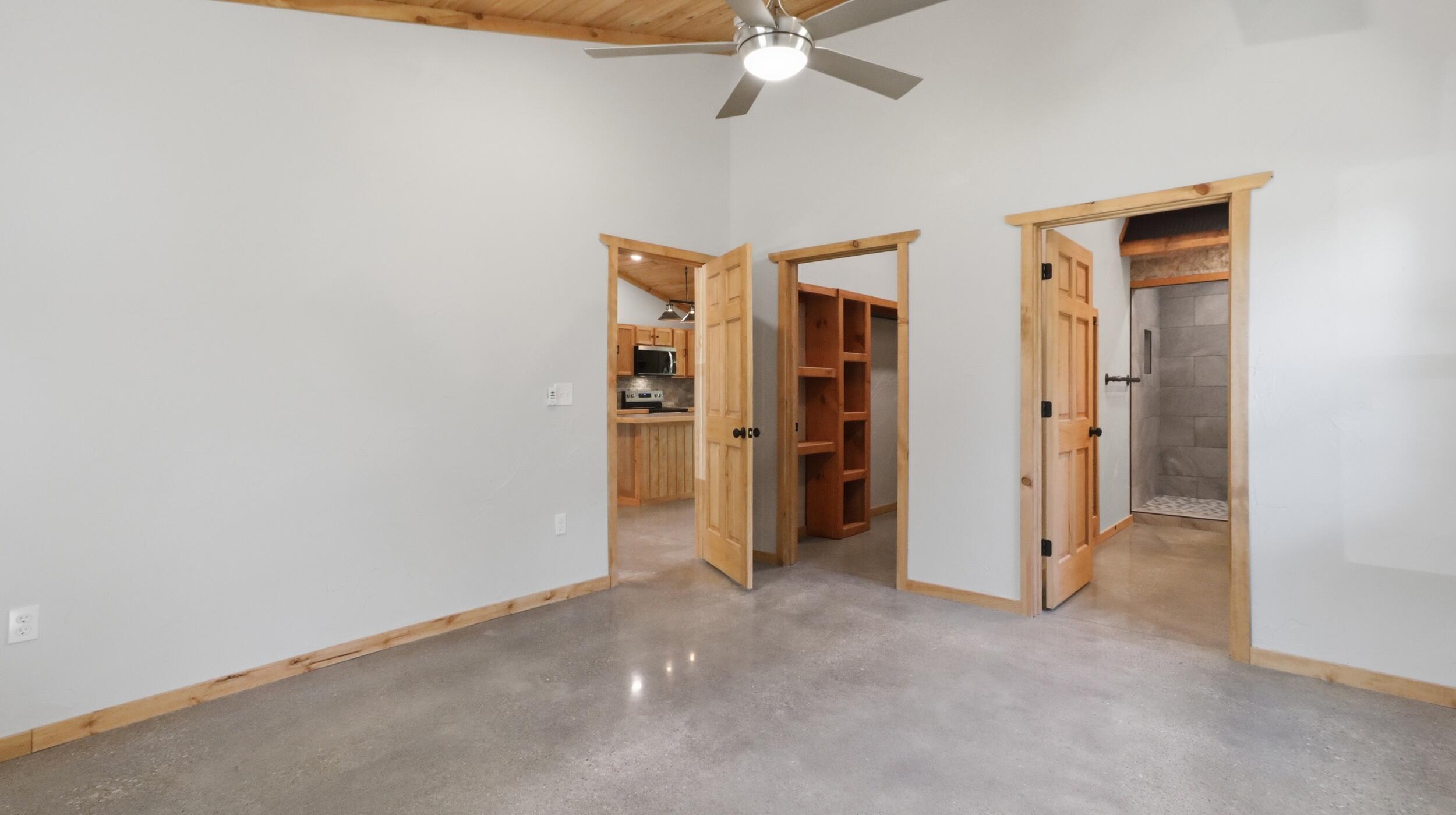 305 West 14th Street Property Photo 13