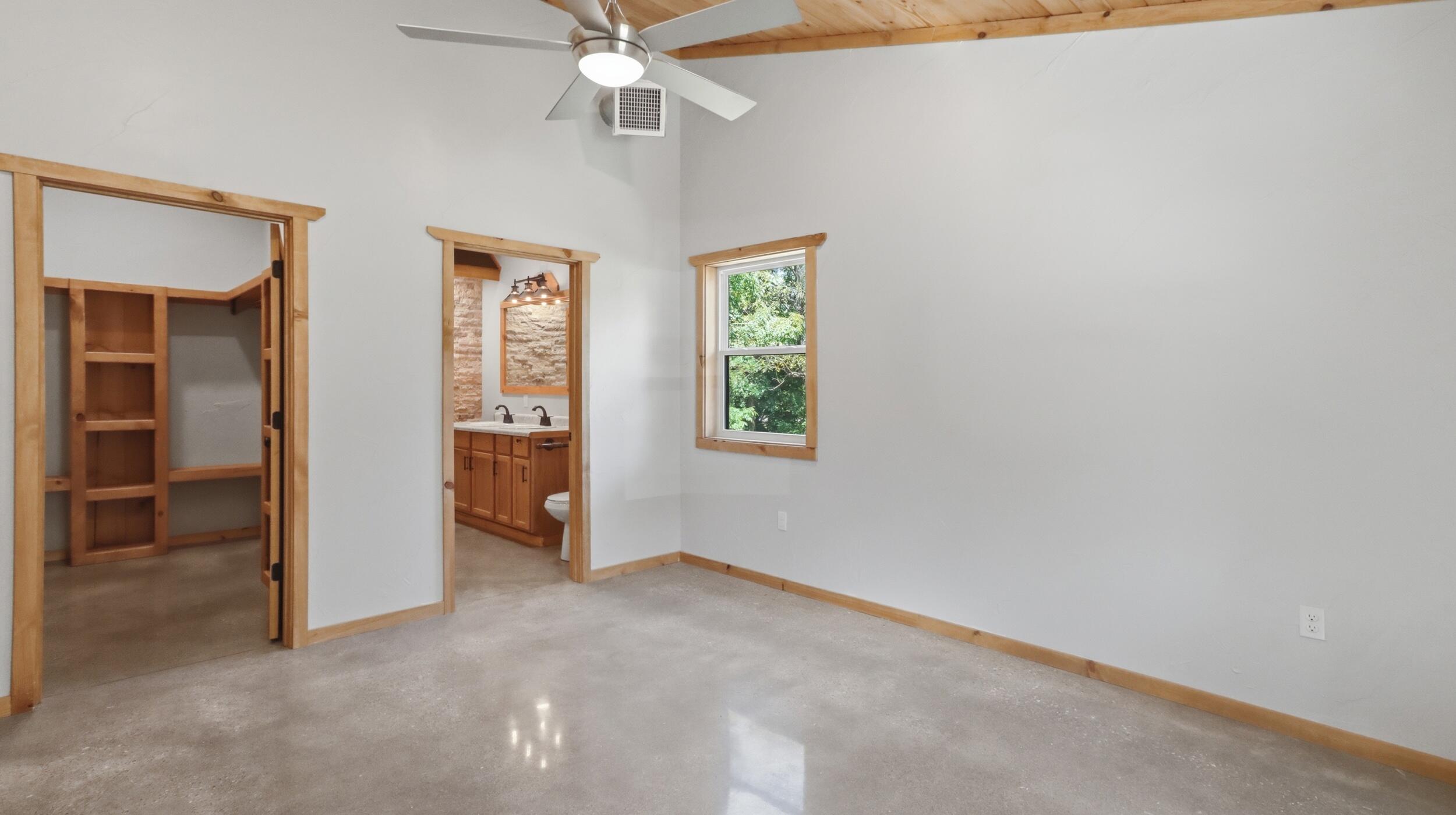 305 West 14th Street Property Photo 14