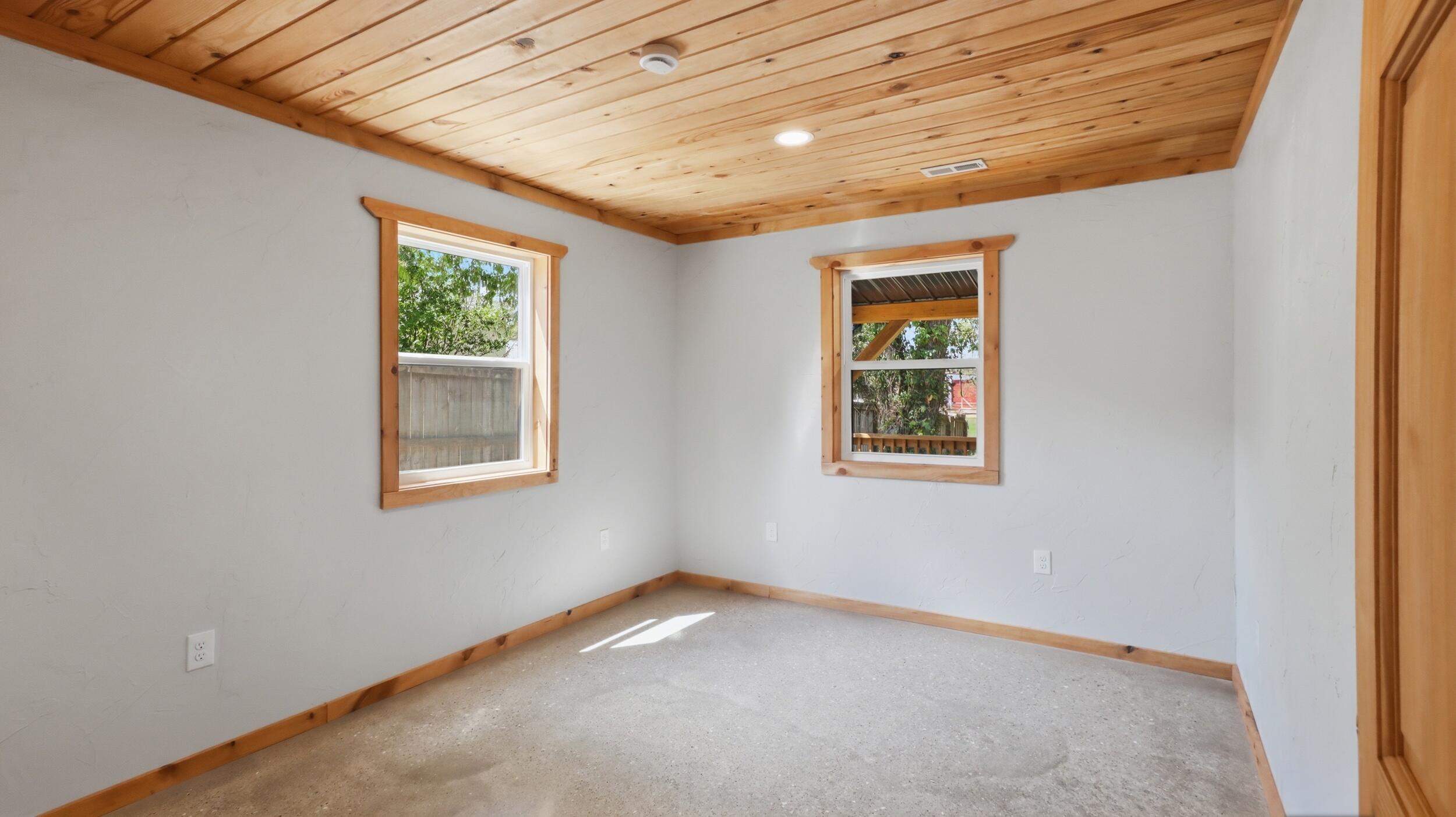 305 West 14th Street Property Photo 23