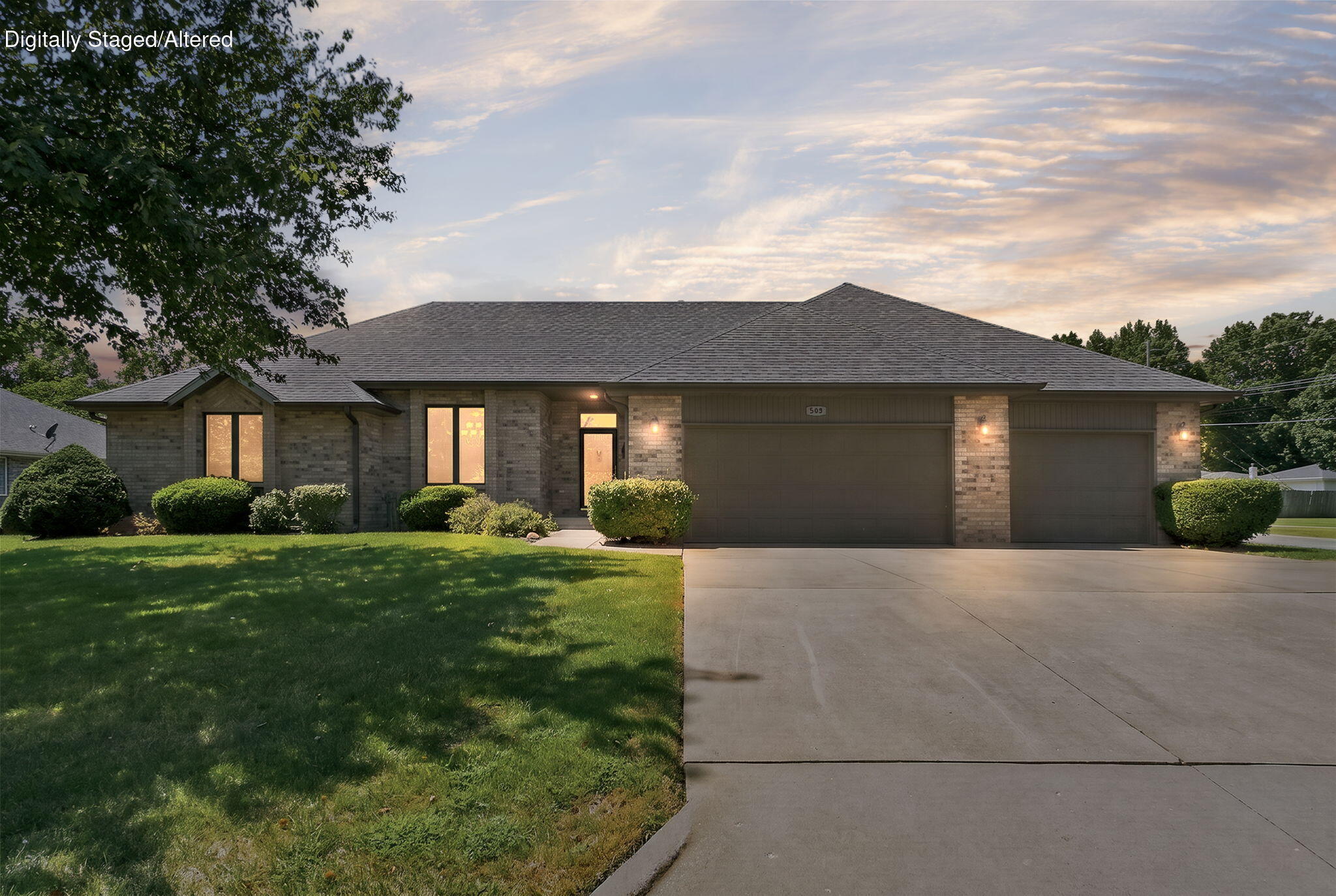 509 North Niangua Drive Property Photo 1