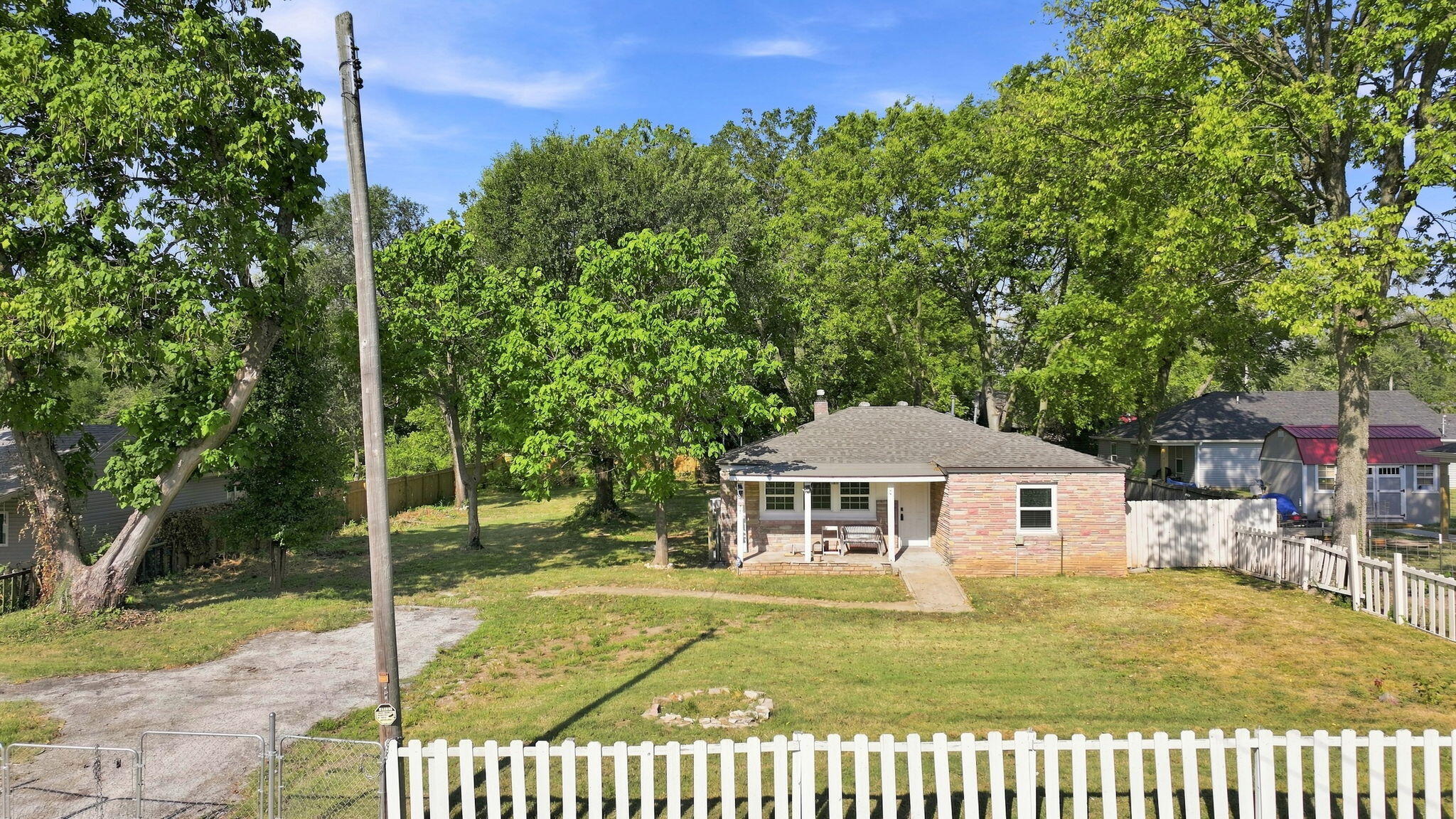 617 North Hillcrest Avenue Property Photo 10