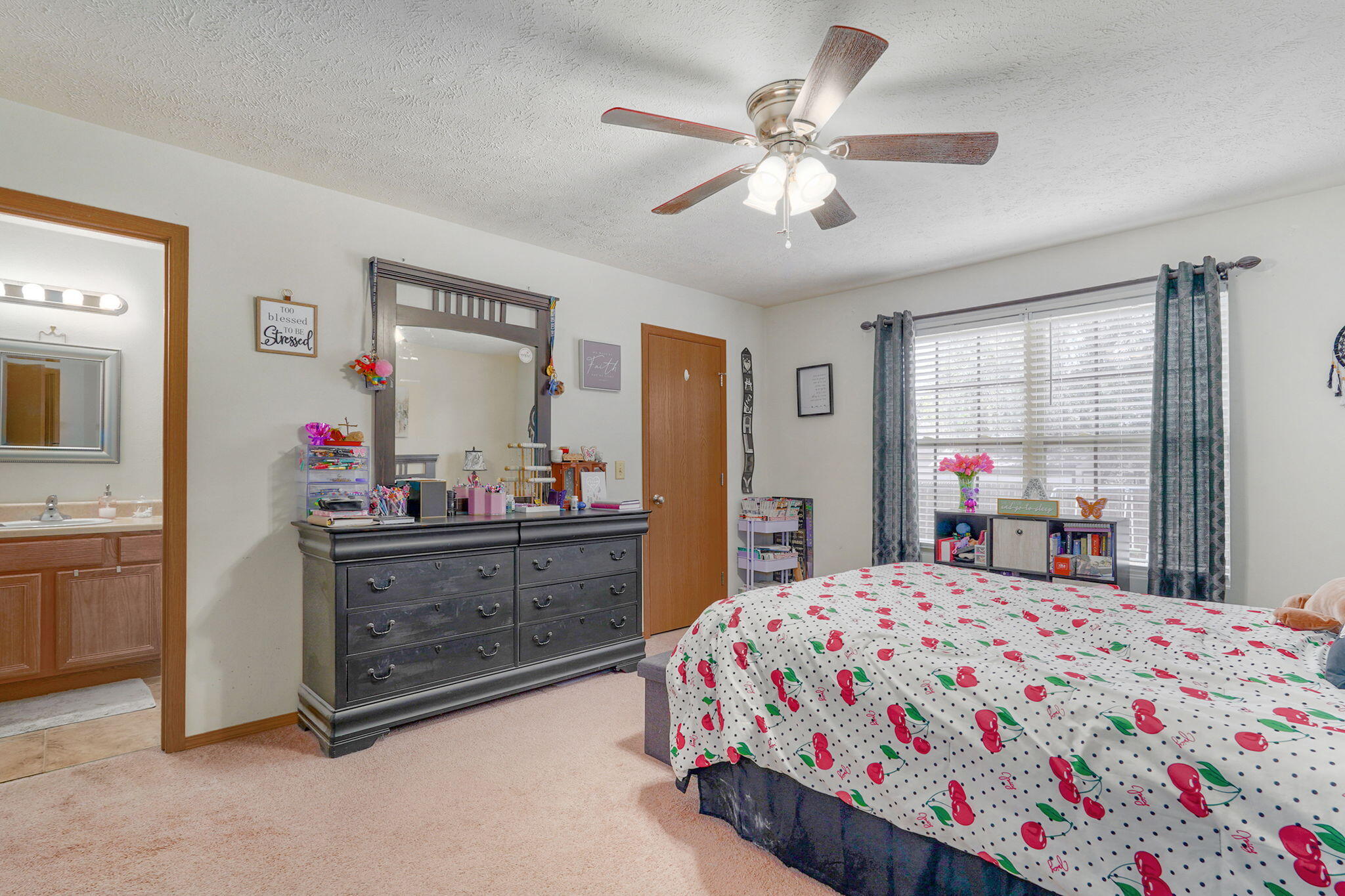 635 South Mahn Avenue Property Photo 7