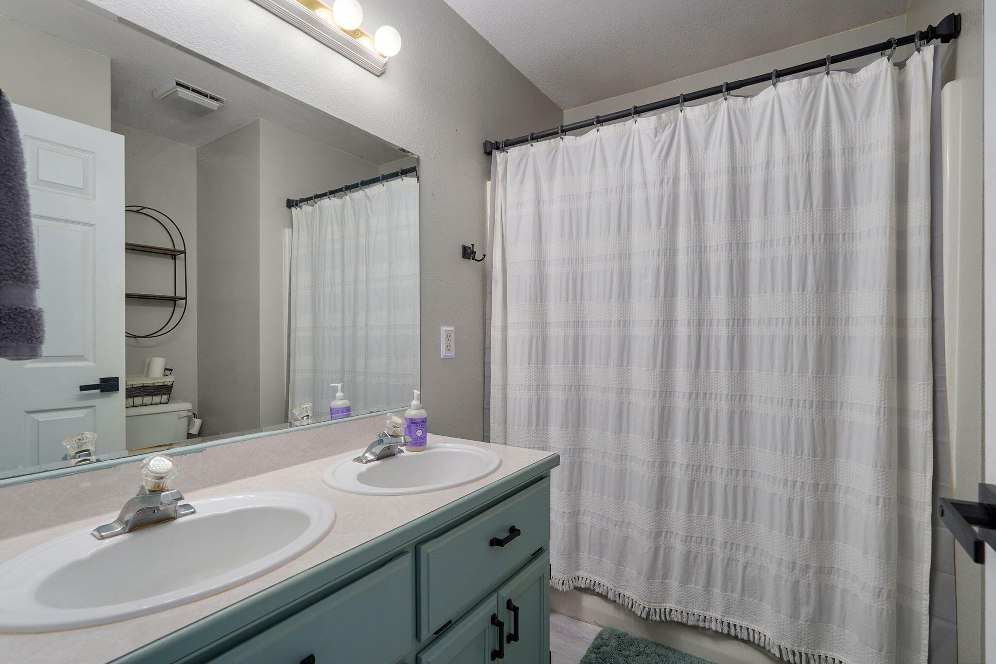 970 West Birch Street Property Photo 22