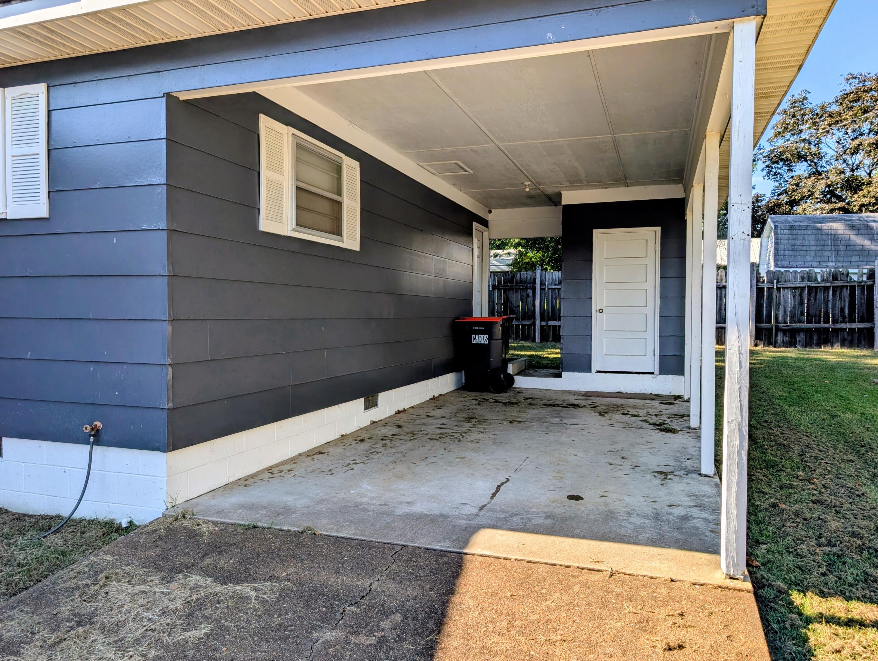 303 Vine Street Property Photo 4