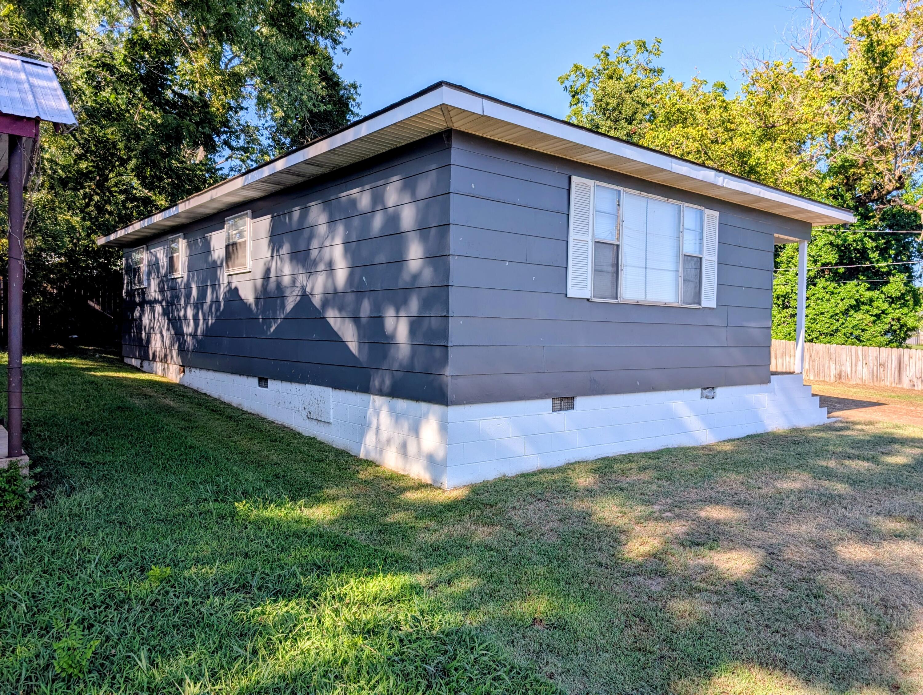 303 Vine Street Property Photo 5