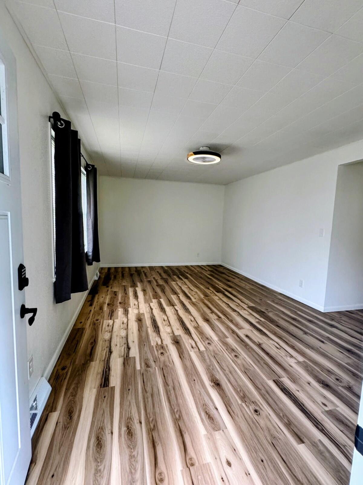 303 Vine Street Property Photo 8