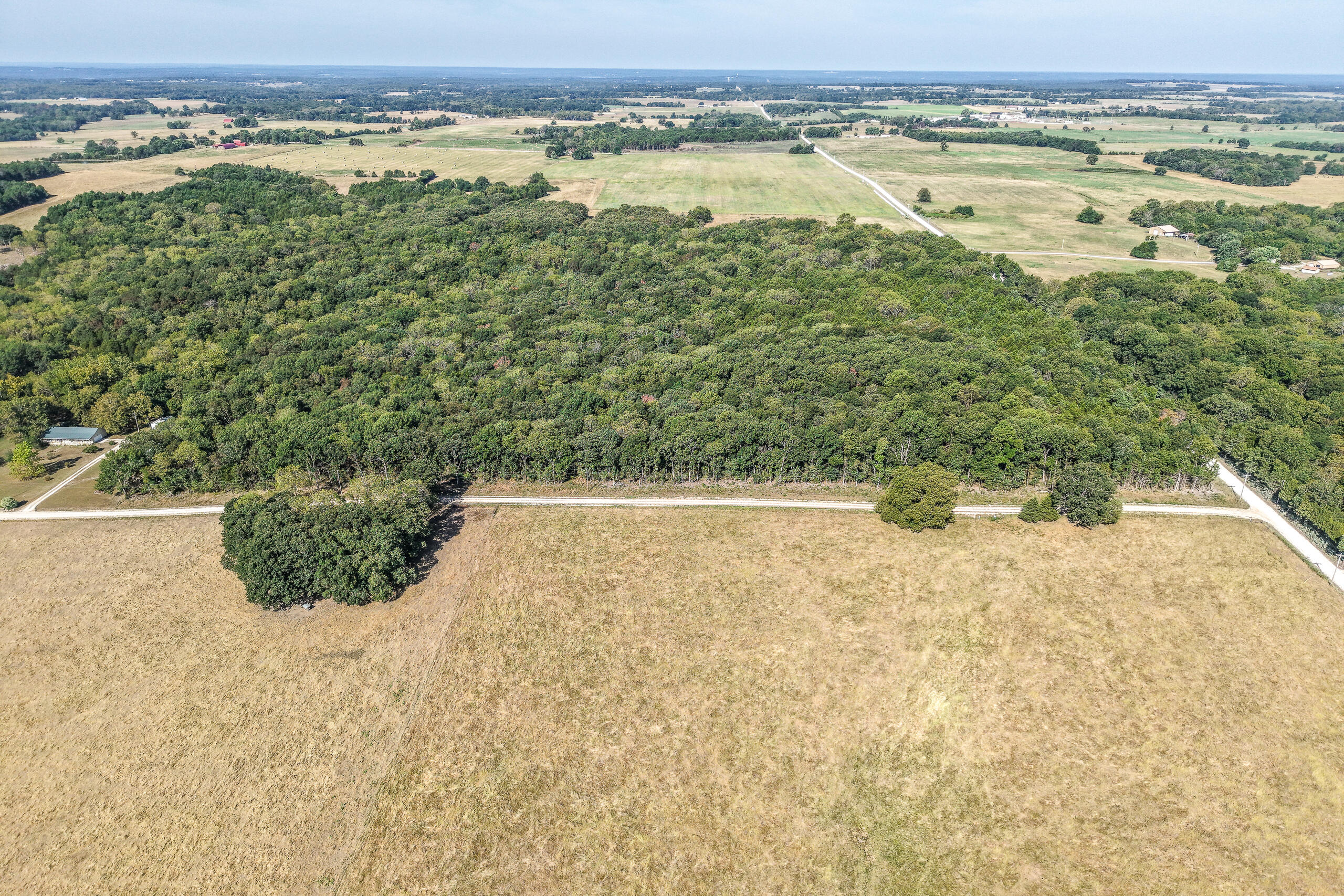 000 County Line Rd Property Photo 10