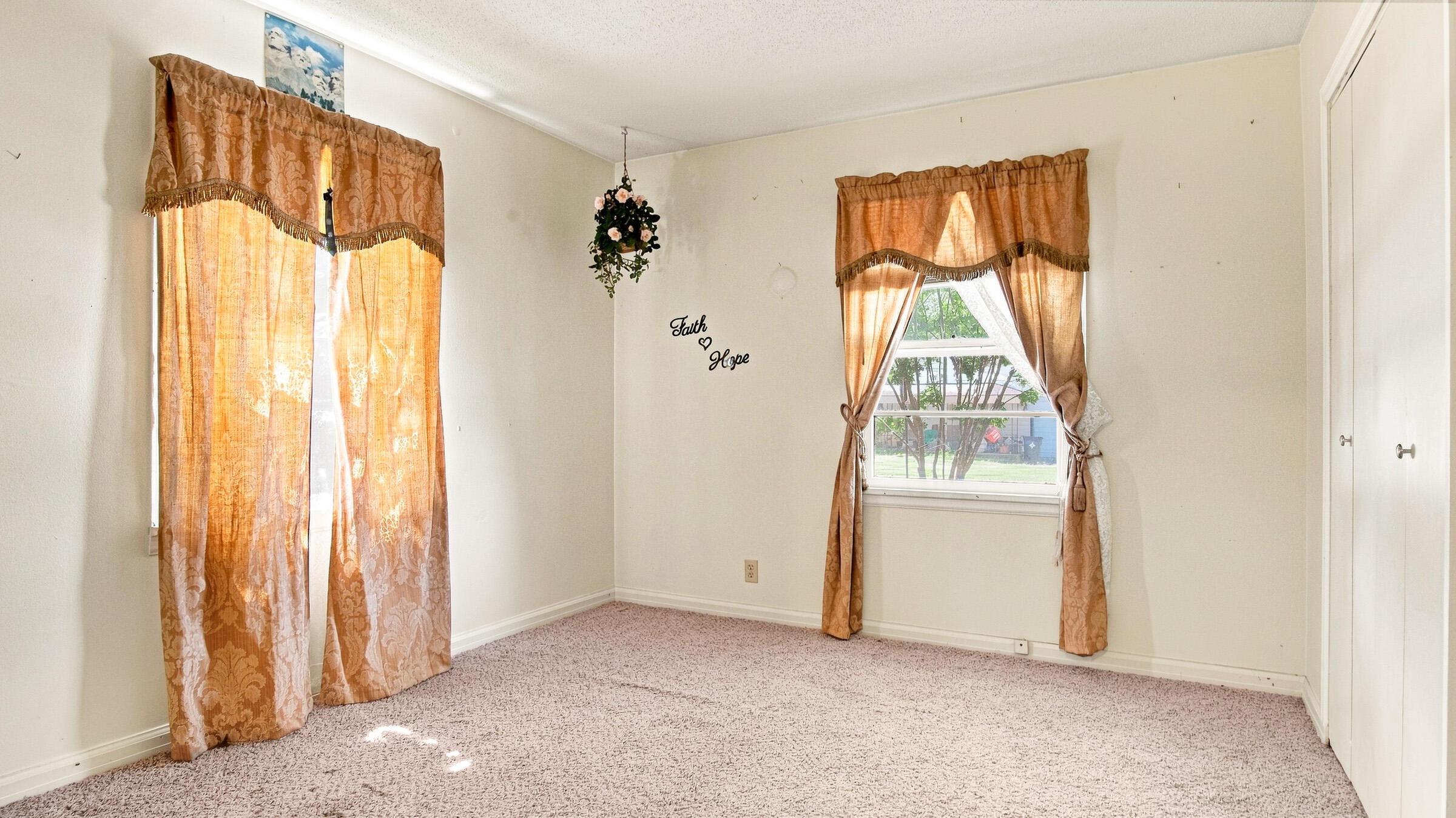 836 Missouri Avenue Property Photo 5